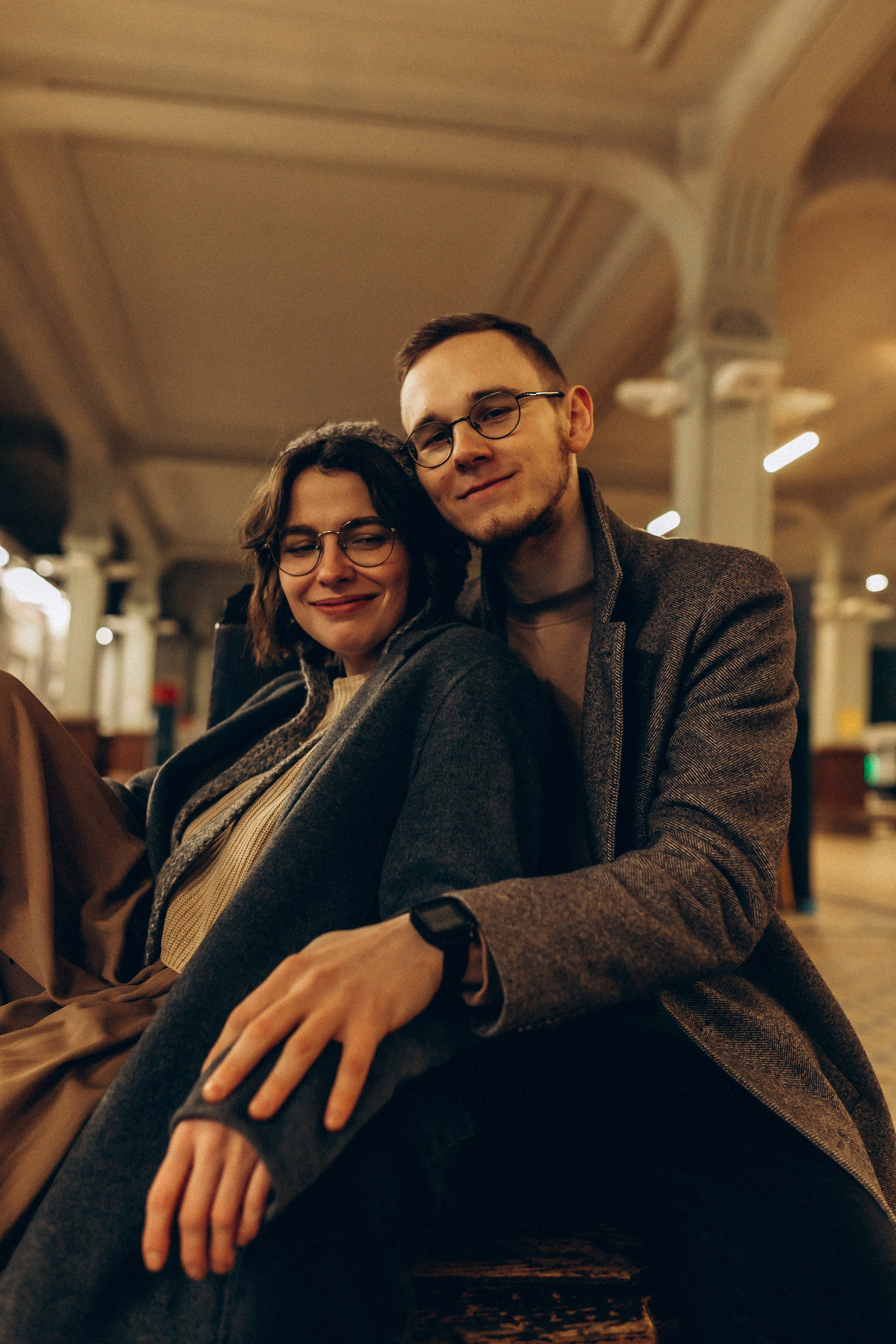 Никита и Юля: съёмка на Витебском вокзале. Фотограф Санкт-Петербург Князева Елизавета