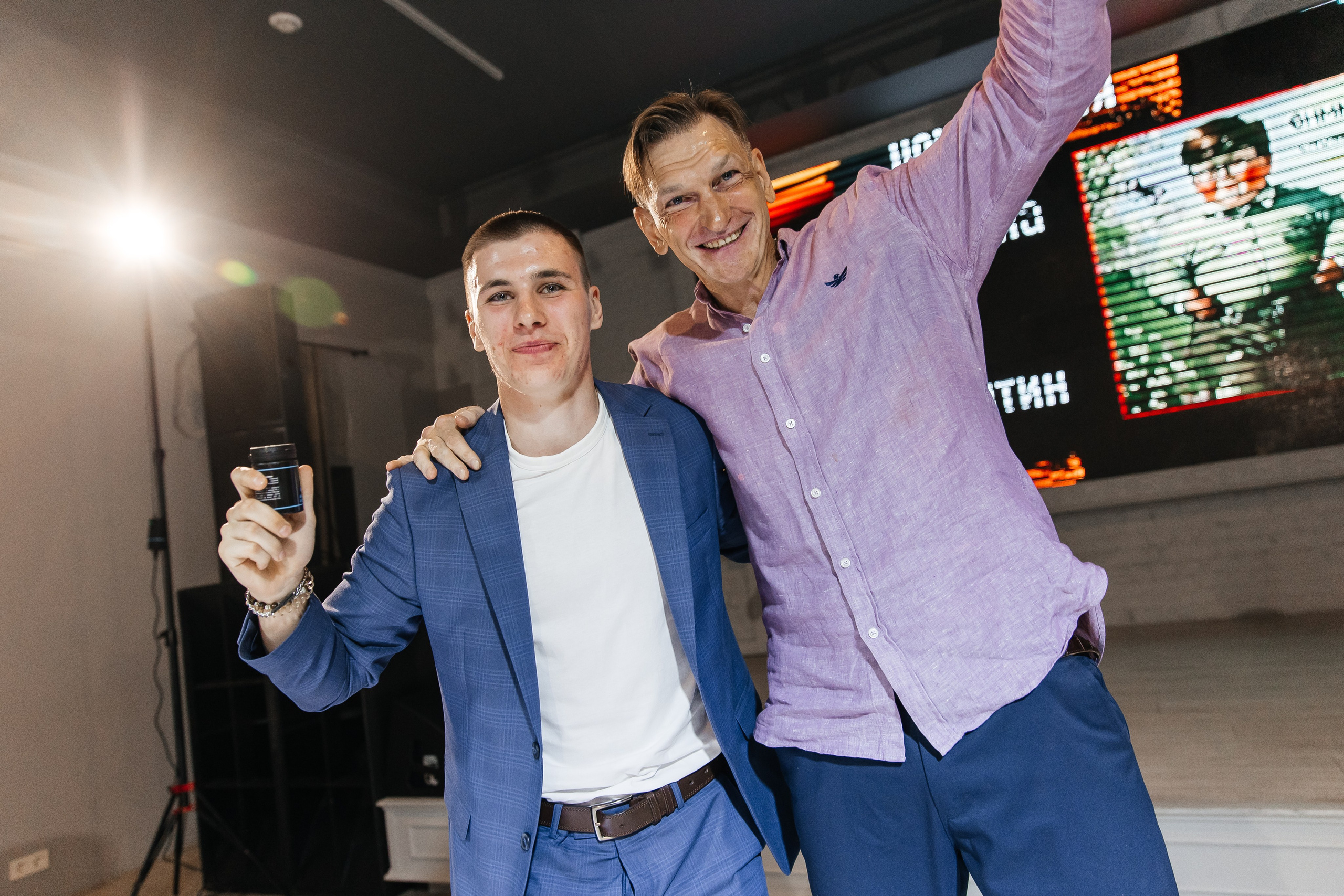 2023-06-23 Выпускной МБОУ СОШ № 10. Фотограф в Красноярске