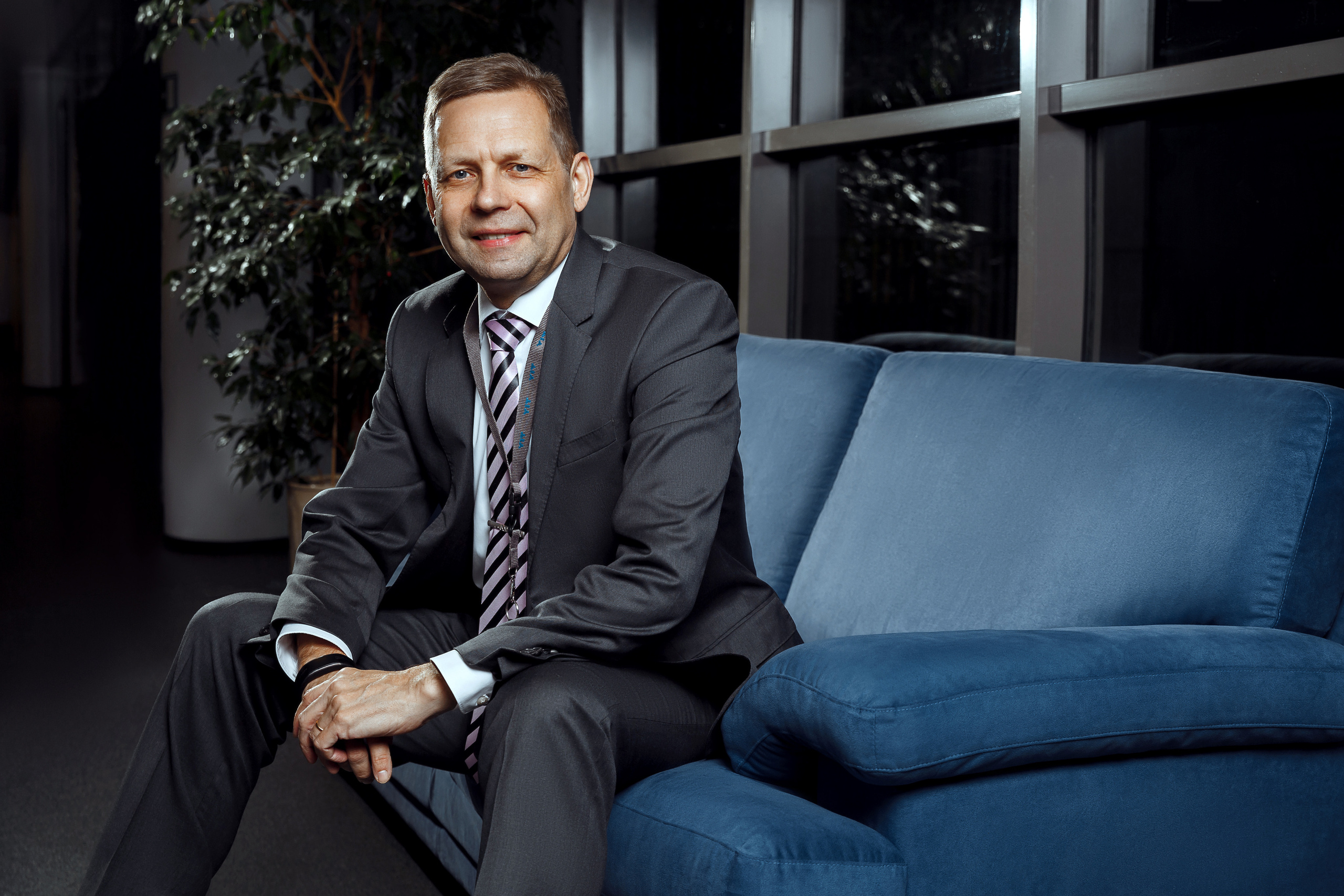 Мужской деловой портрет YIT