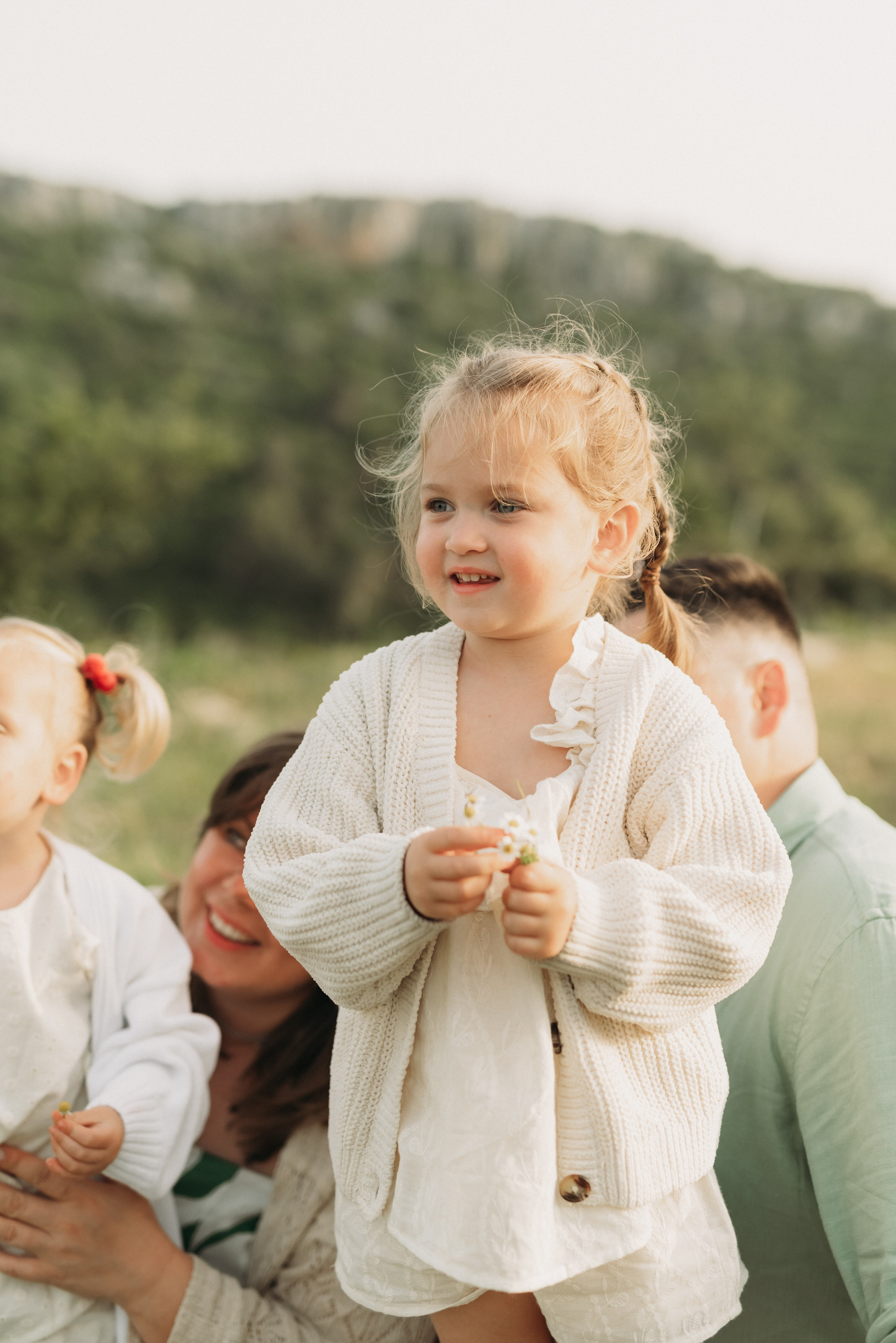 Family: Iryna, Vlad, Yasmin & Arina. Family photographer in Israel | Alesya Superfin