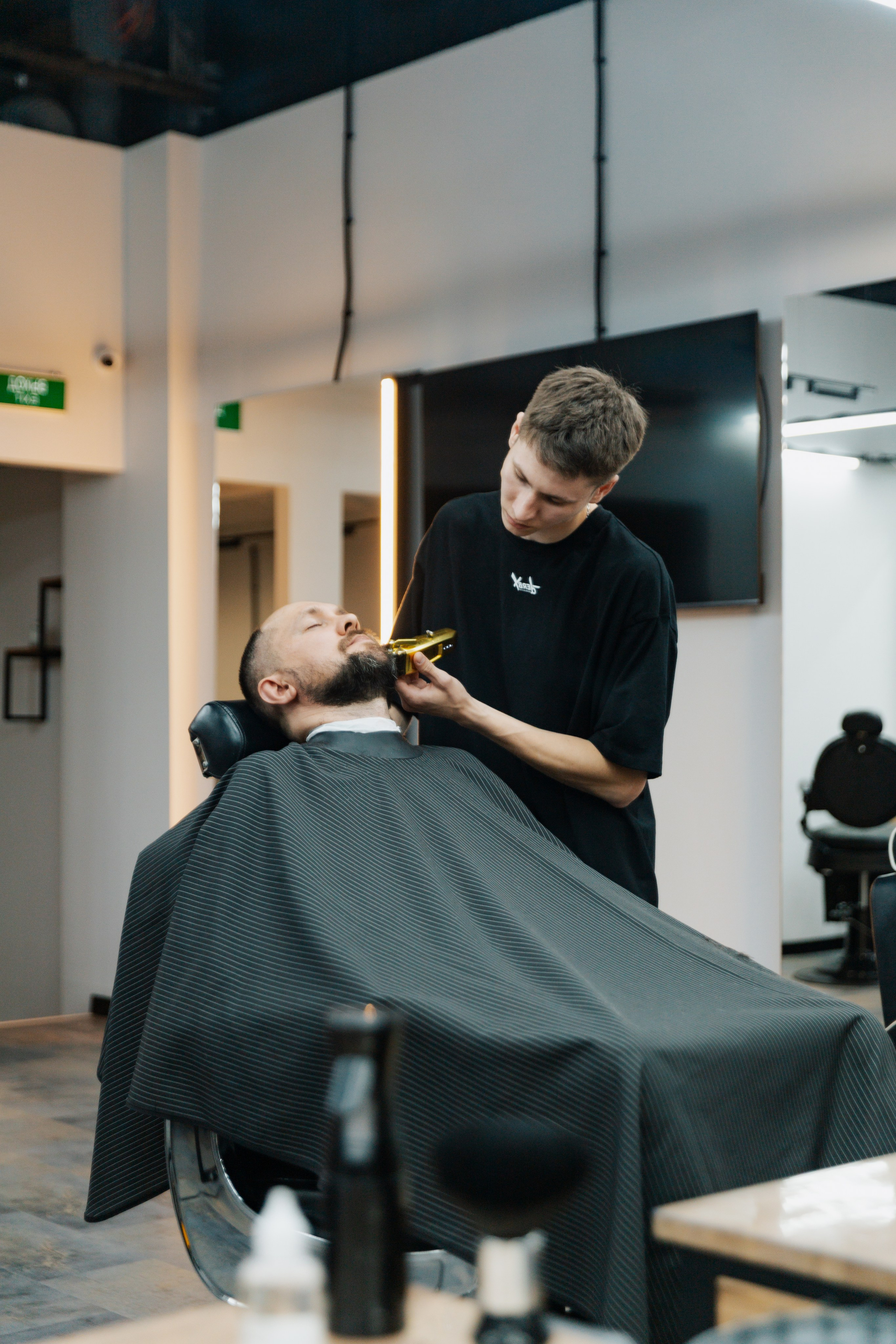 DERBY BARBERSHOP. LIYALEE PHOTO