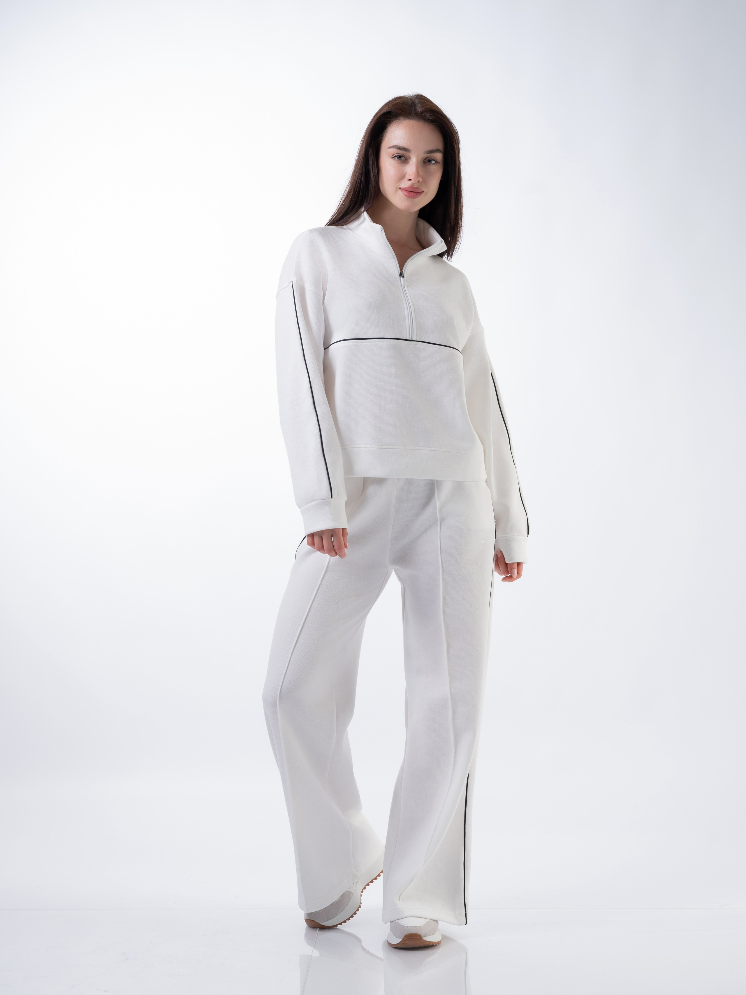 Каталог Девушки. Студия рекламной и предметной съемки товаров WELKO Studio