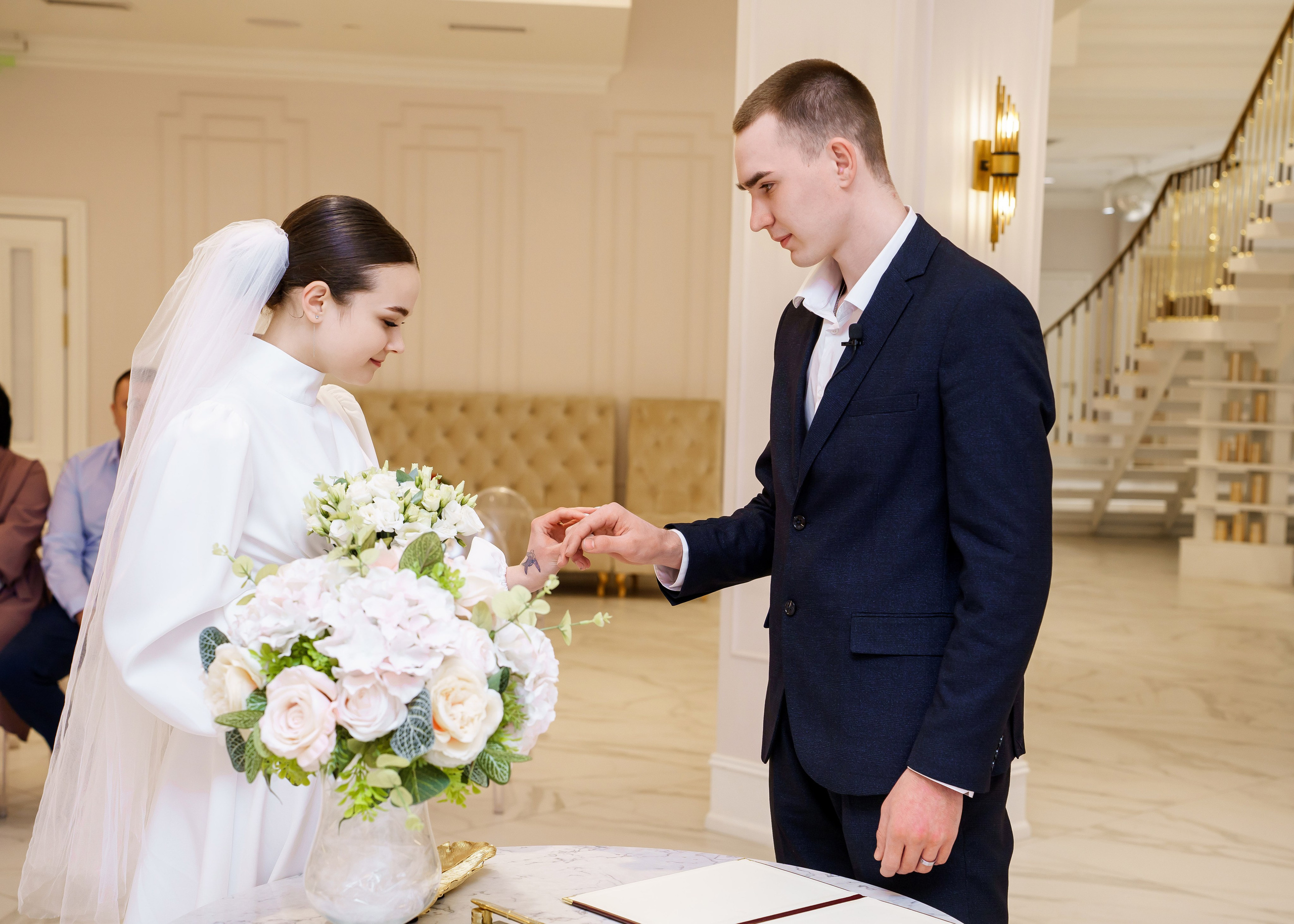 Екатерина и Никита. ЗАГС и прогулка. Фотограф и видеограф в Москве и Московской области Мария Вишня