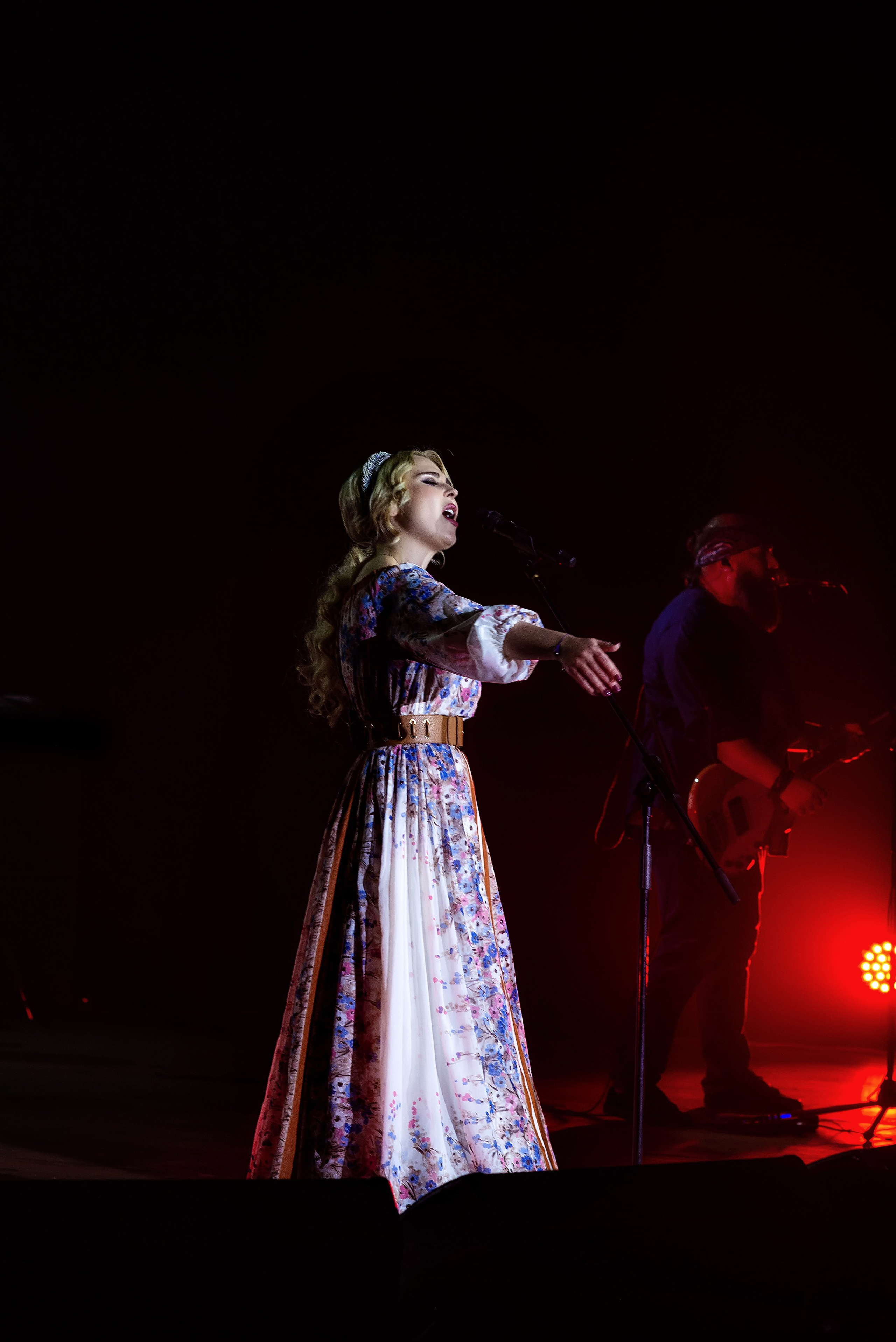Концерт Пелагеи. Школьный, фэшн фотограф в Тюмени и в России Ирина Королева