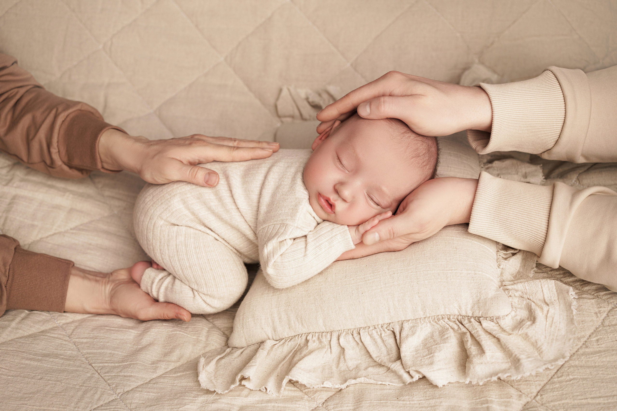 Лайф-съемка новорожденных | Первые семейные фото с малышом в Москве и МО. Фотосессия новорожденных в Москве и Московской области | Профессиональный фотограф newborn — Татьяна Иванова