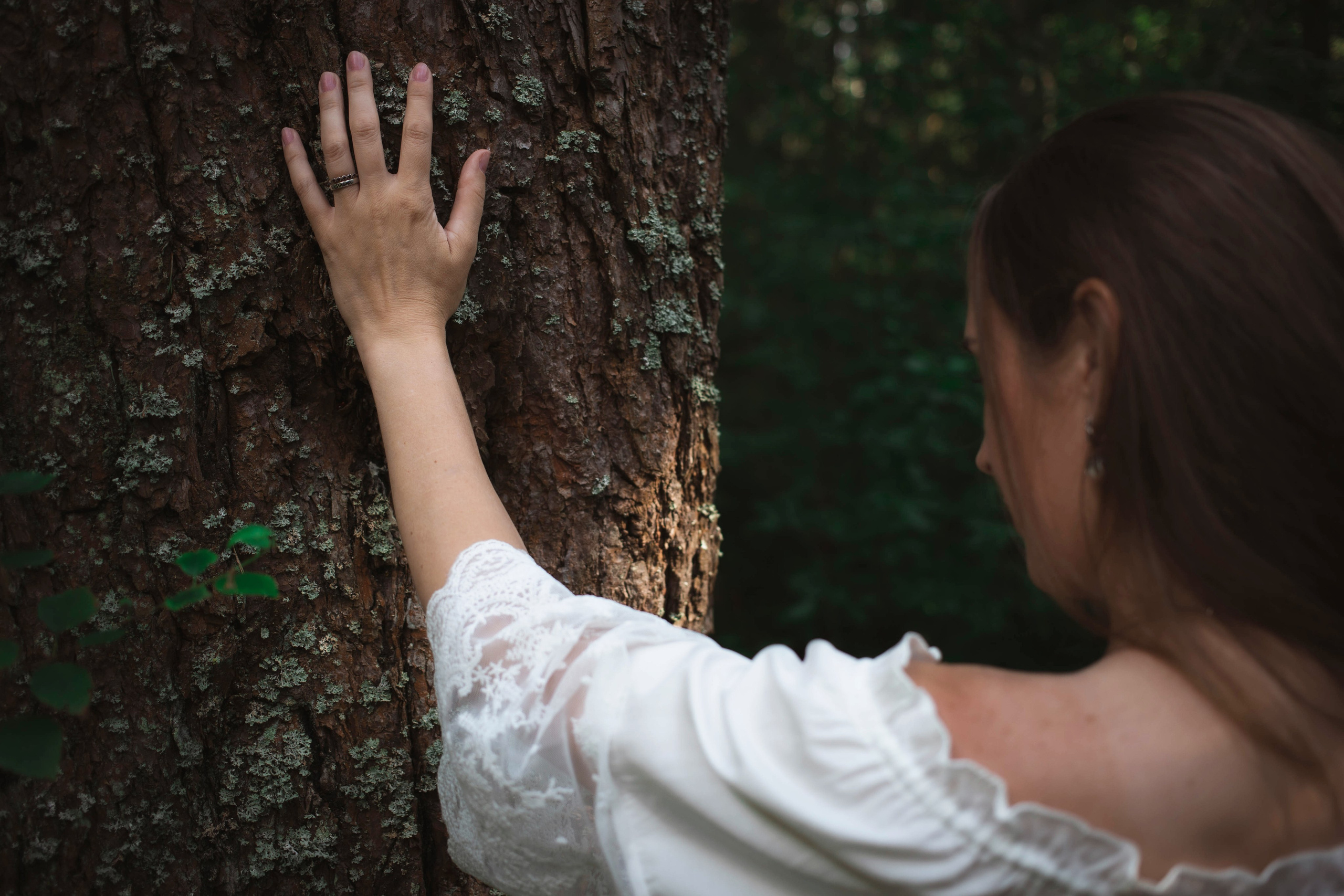 Лесная история: фотопрогулка на природе в Санкт-Петербурге. Портретные фотосессии, контент-съемки, репортаж