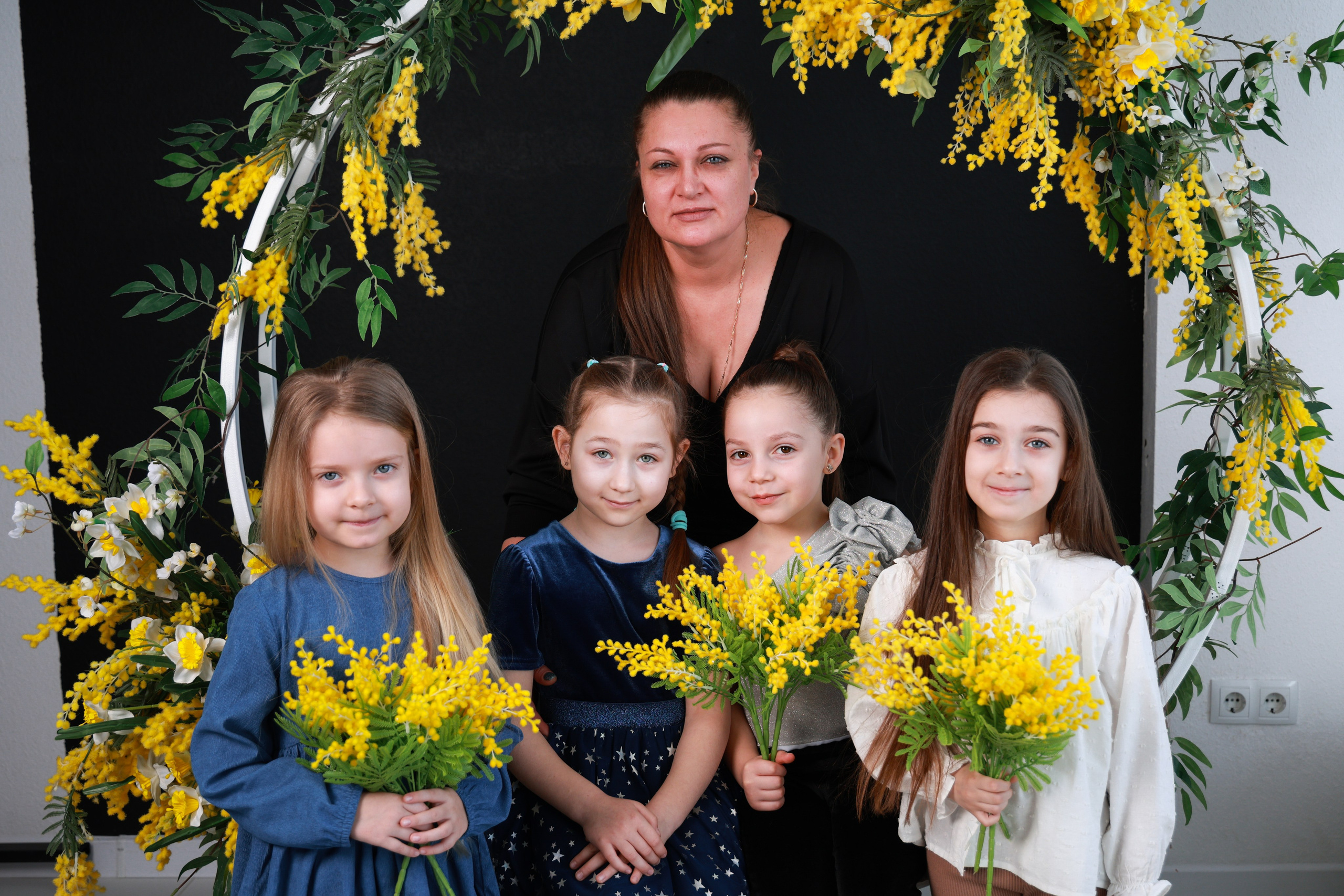 Выпускные съемки «Детский сад» Групповые фото. «ФотоЛерия» ФОТОГРАФ ВЫПУСКНЫЕ АЛЬБОМЫ