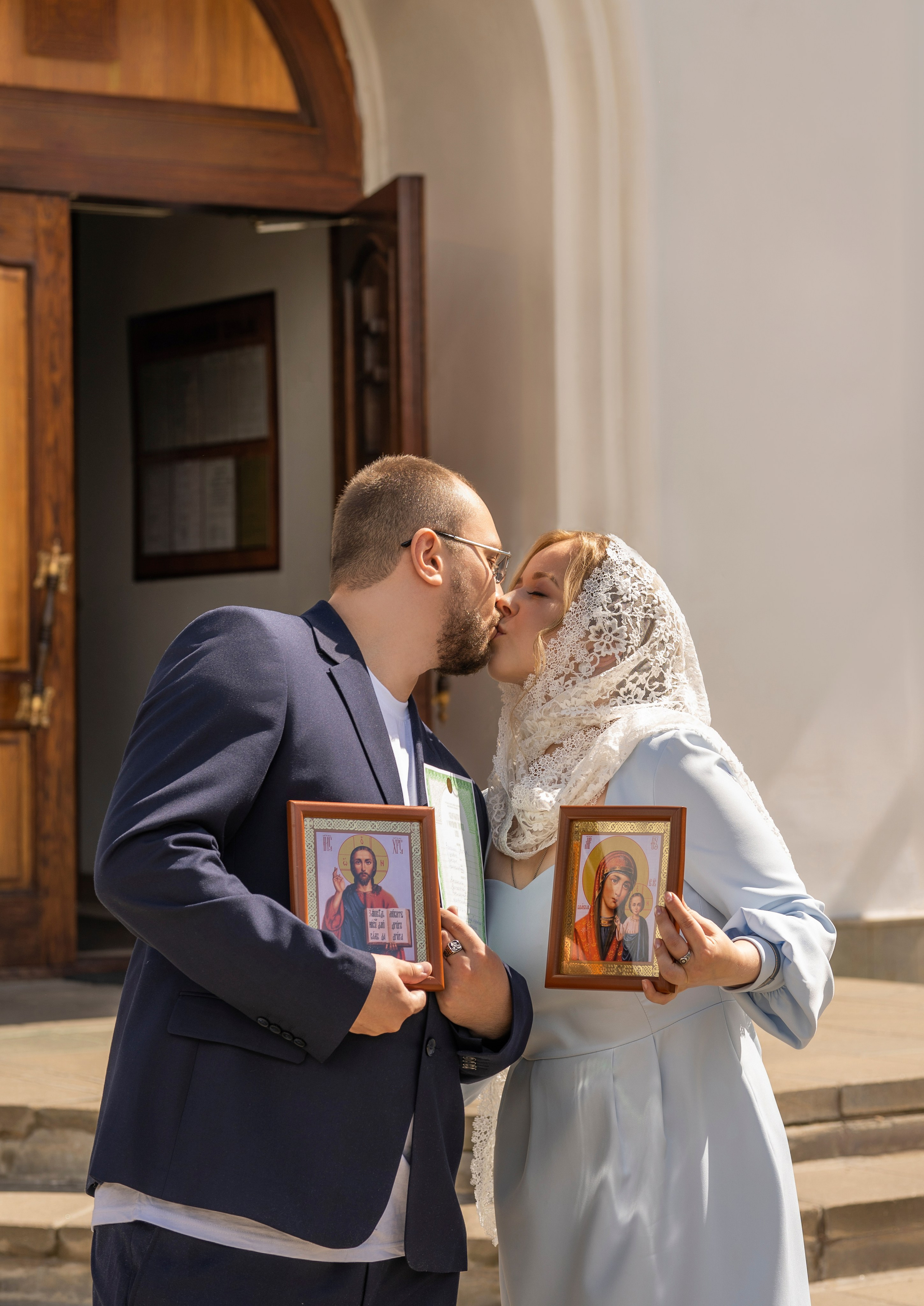 Венчание в Никольском храме, Сидоровское. Семейный фотограф и фотограф на таинства в Москве Юлия Калайджян