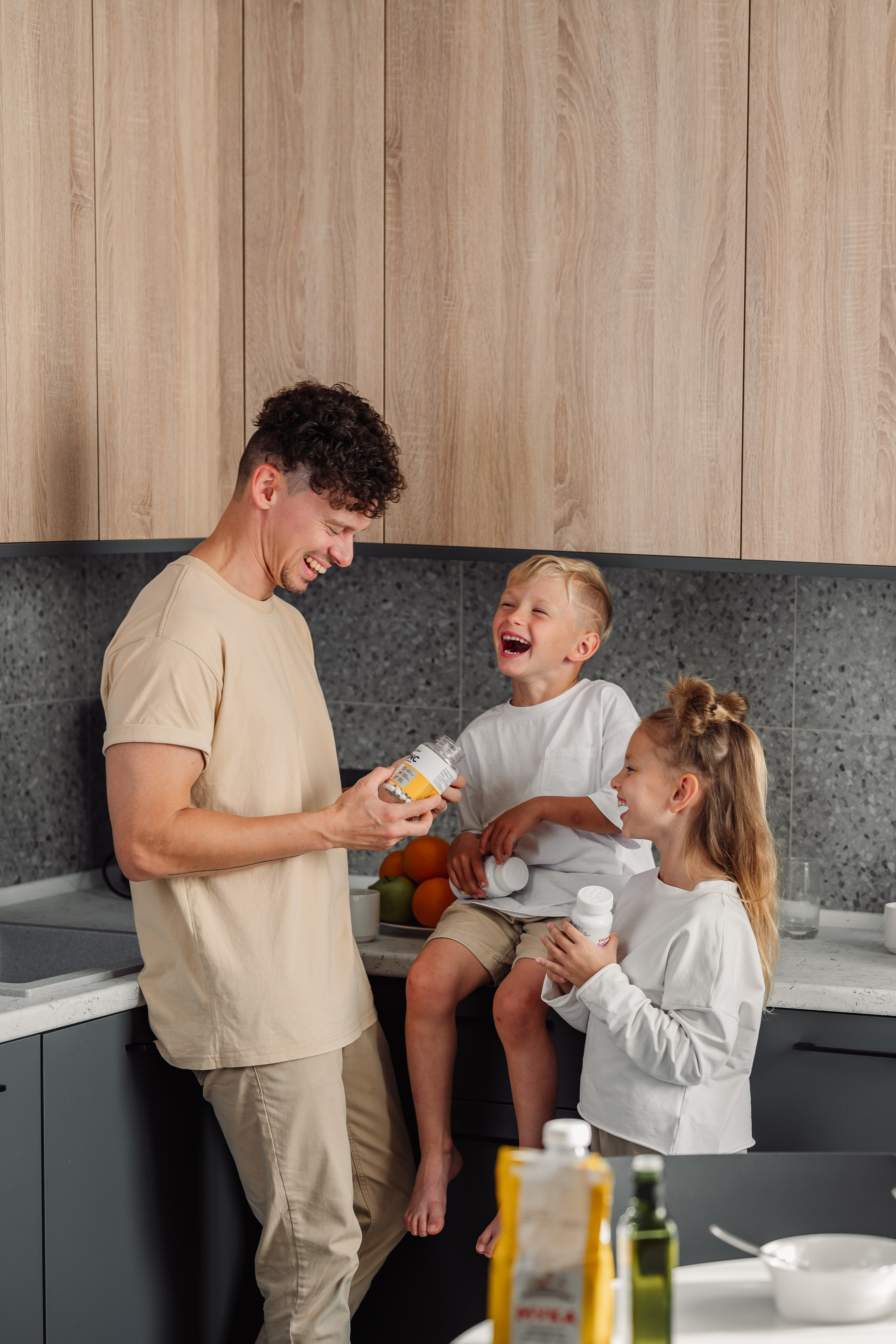 Съемка товаров для маркетплейсов (Wildberries, Ozon, Яндекс.Маркет). Фотограф товаров для соцсетей - инстаграм, вконтакте. Контент-фотограф в Москве Хныкина Лена