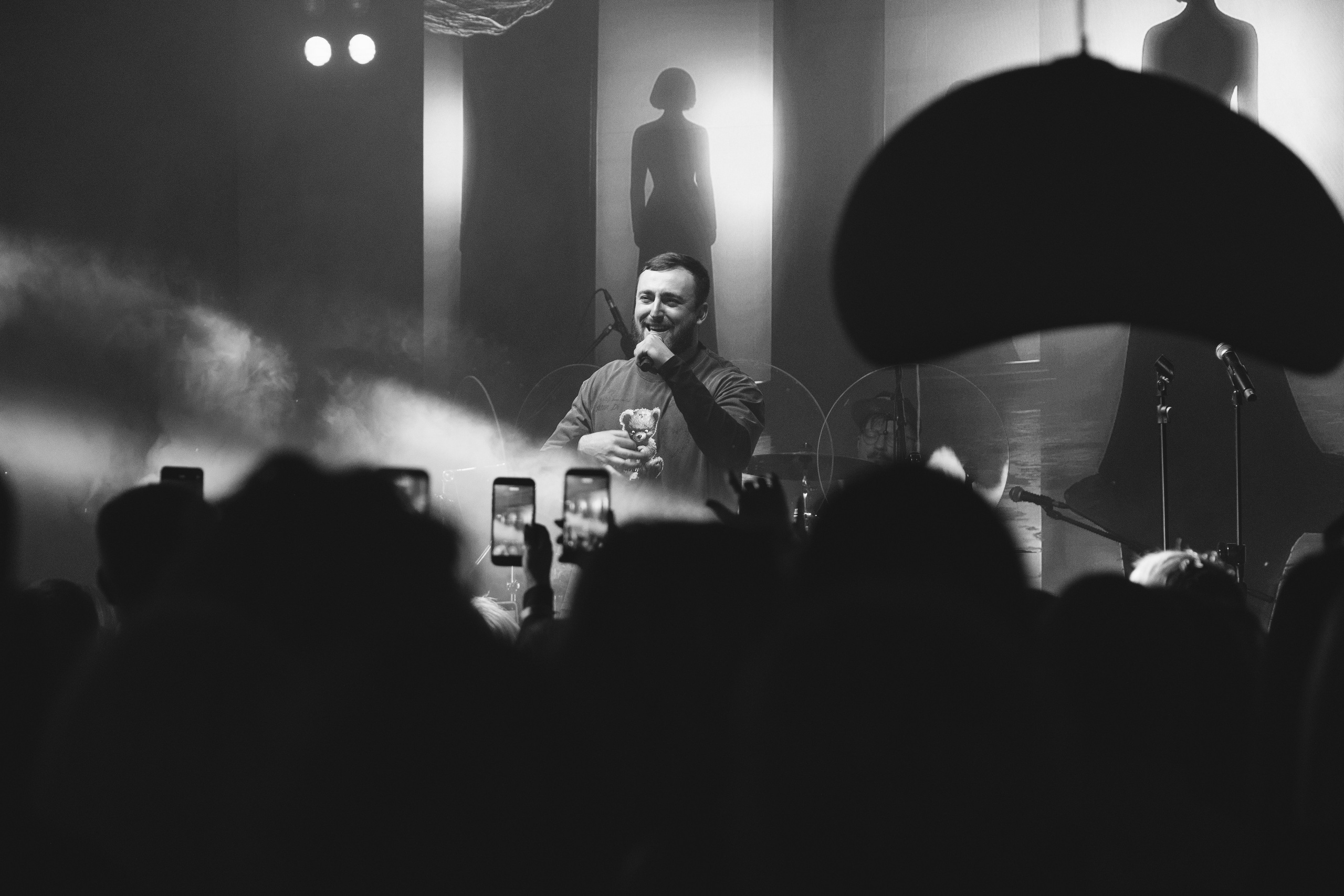 Султан Лагучев КРАСНОЯРСК. Фотограф Красноярск съемки лавстори, фотосессия в студии, портретная съемка, творческие фотосессии