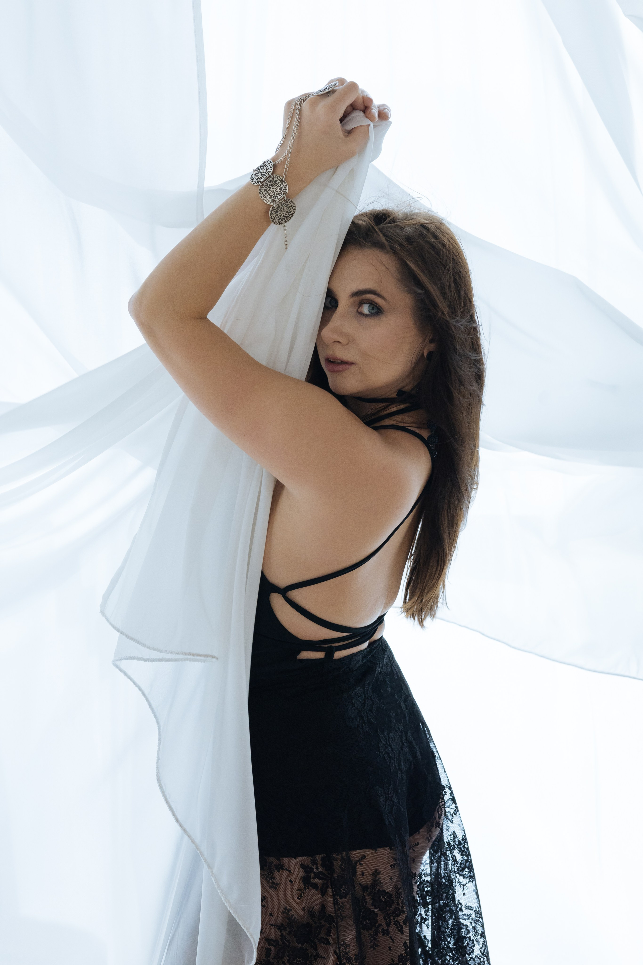 ЖЕНСКИЕ ПОРТРЕТЫ СТУДИЯ 2025. Фотограф Красноярск съемки лавстори, фотосессия в студии, портретная съемка, творческие фотосессии