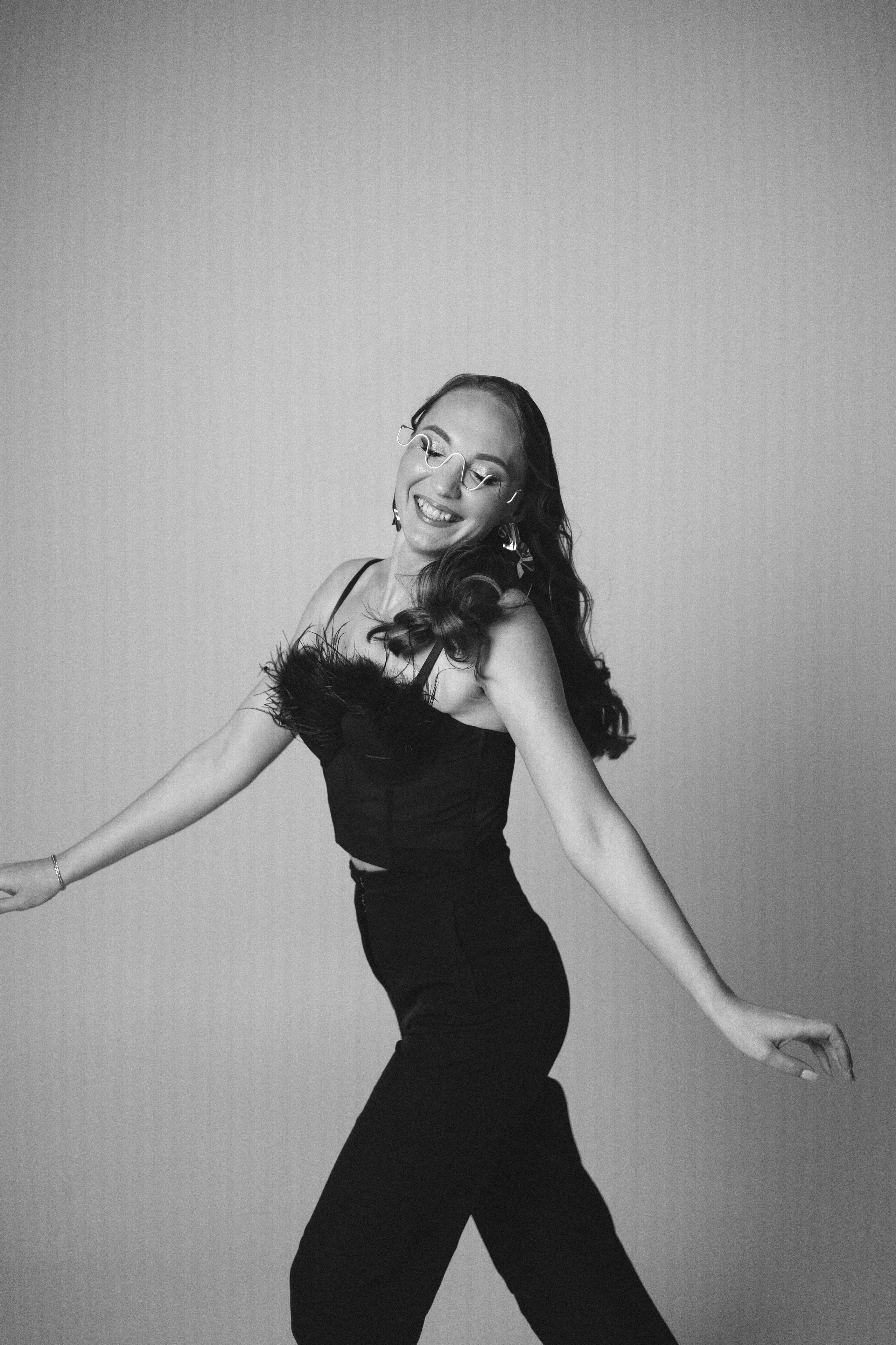 ЖЕНСКИЕ ПОРТРЕТЫ СТУДИЯ 2026. Фотограф Красноярск съемки лавстори, фотосессия в студии, портретная съемка, творческие фотосессии