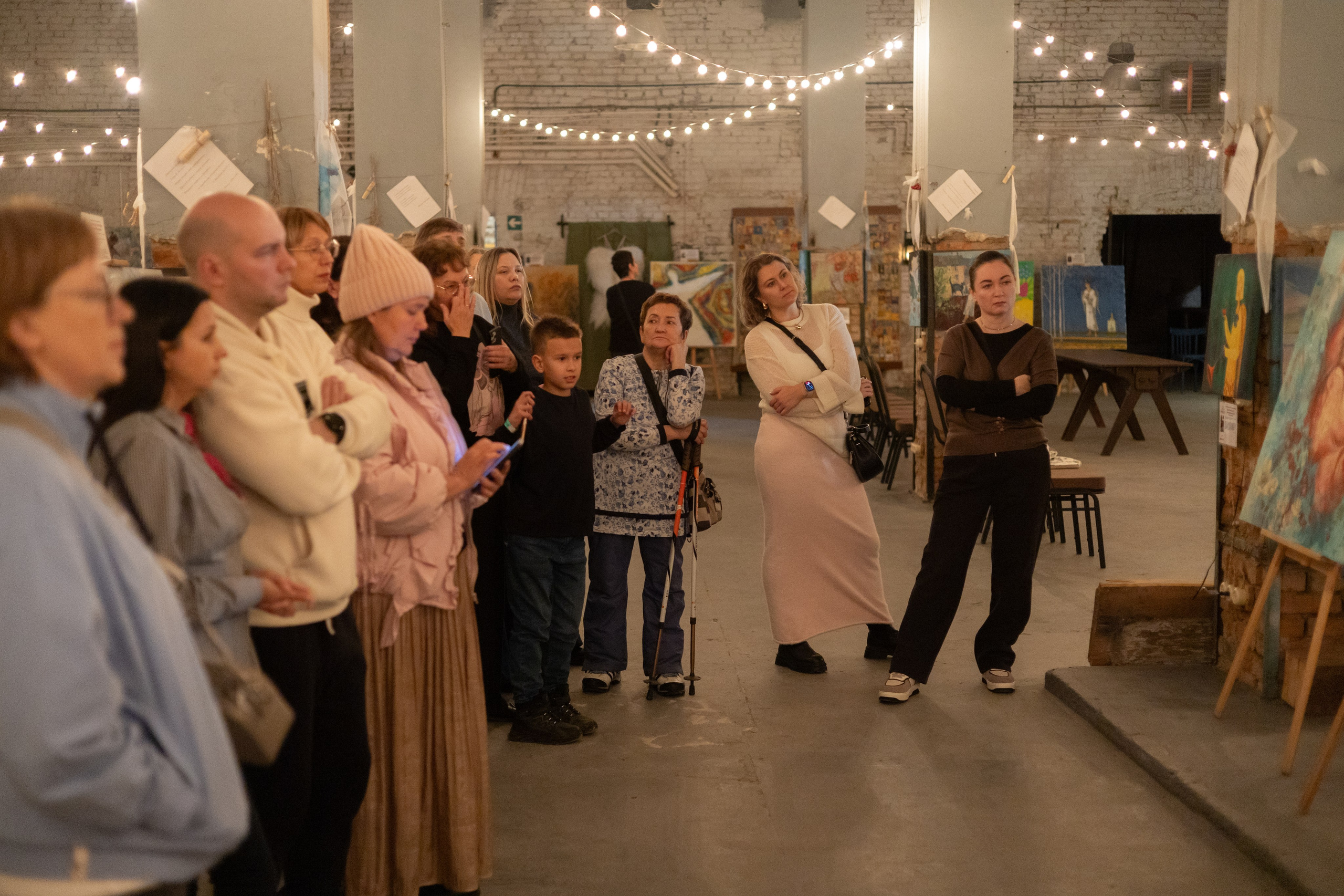 Выставка «АНГЕЛЫ МИРА». Фотограф Красноярск съемки лавстори, фотосессия в студии, портретная съемка, творческие фотосессии