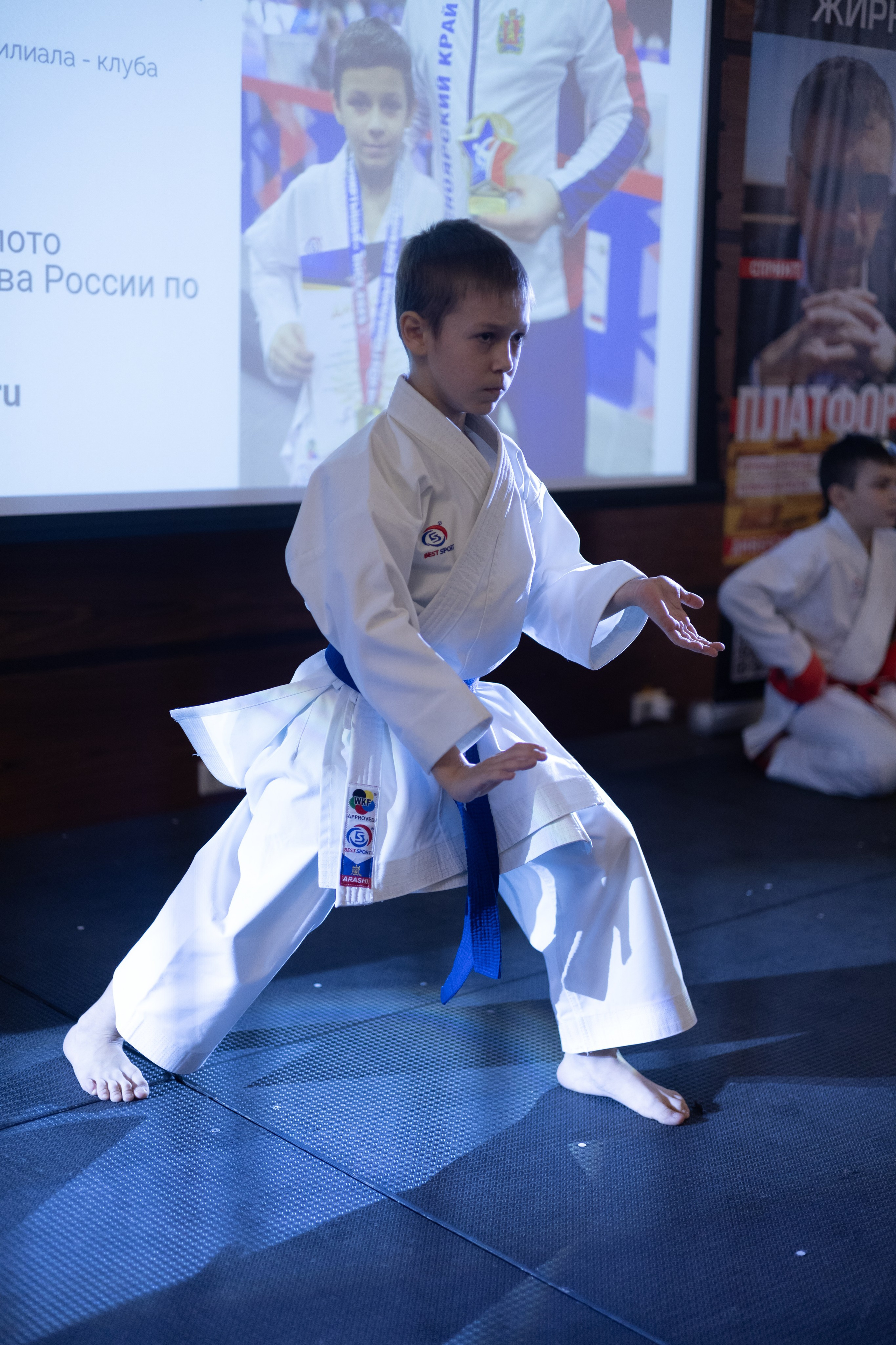 «СКАЖИ ДЕНЬГАМ ДА». Фотограф Красноярск съемки лавстори, фотосессия в студии, портретная съемка, творческие фотосессии
