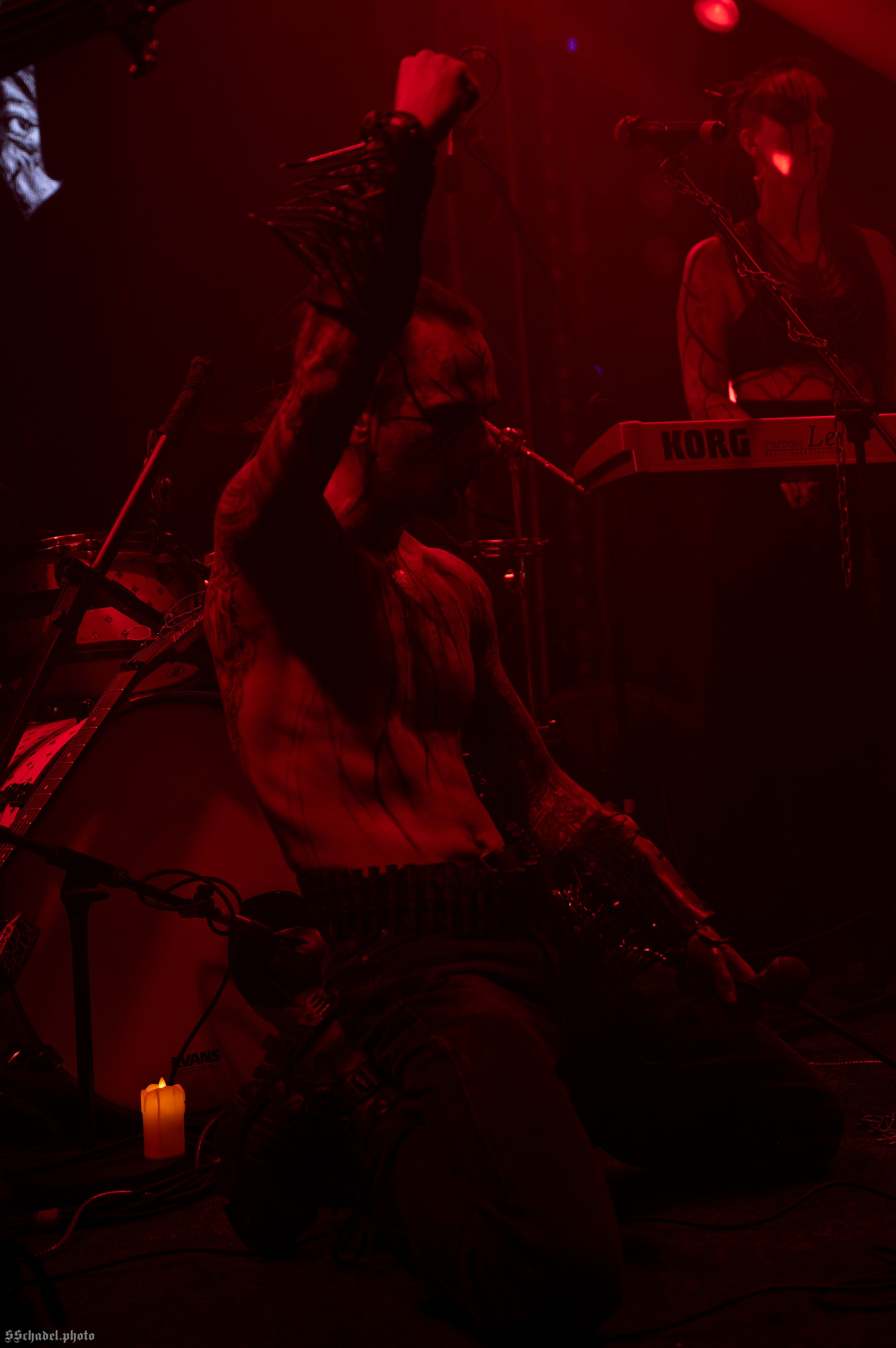Frostlagte Måne 07.12.25. We will make everything metal!
