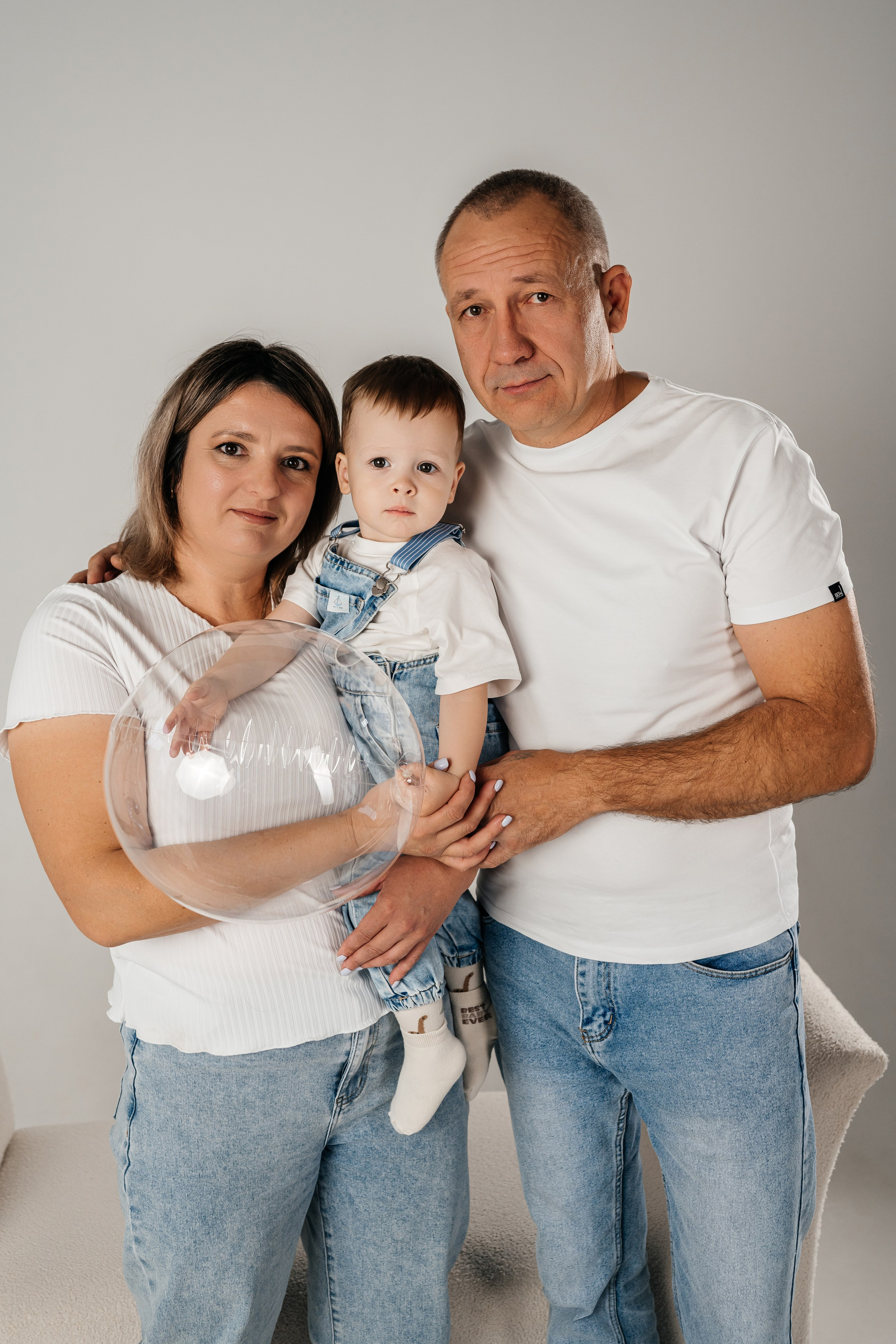 Семейная фотосессия в студии. Фотограф в Каменске-Шахтинском Ольга Сагал