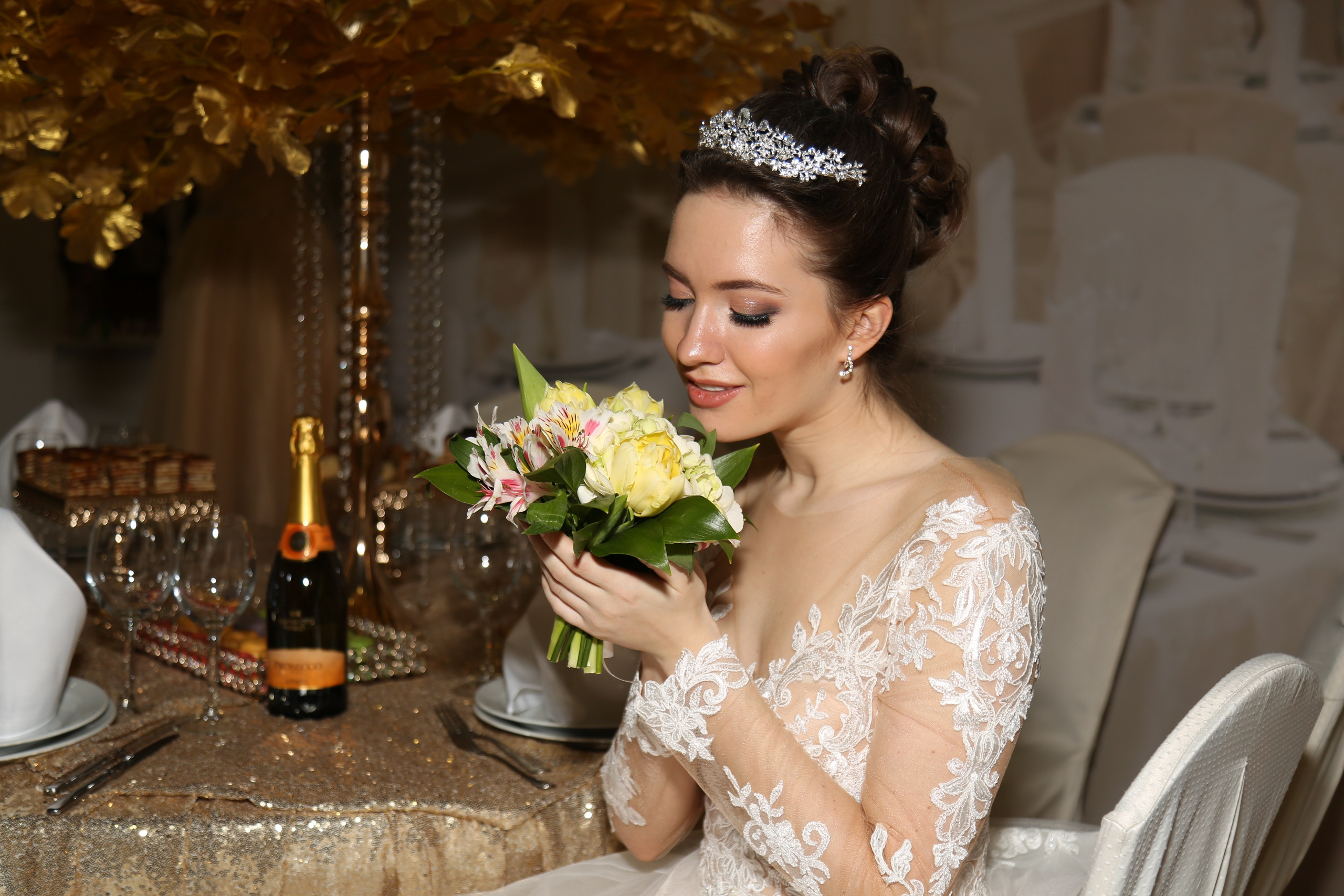 Свадьбы. Фотосессия в студии в Москве от профессионального фотографа услуги по доступным ценам