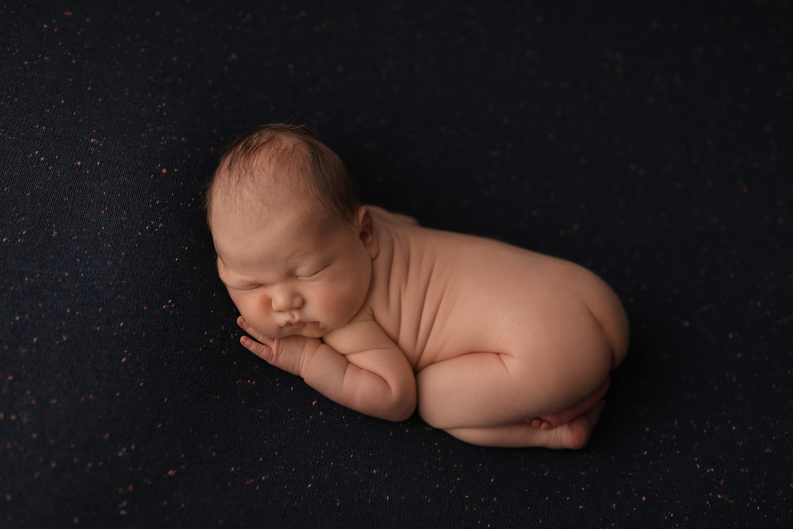 PH @anna_molodykh_newborn.almaty. Retoucher Aleksmokh