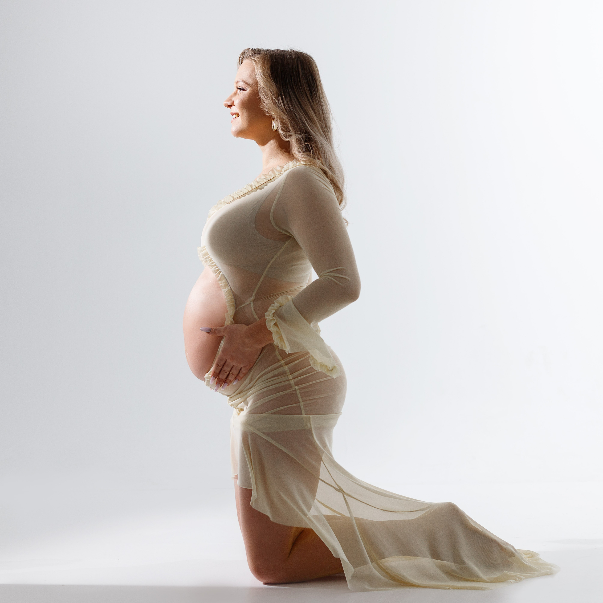 Девять месяцев до встречи с малышом, красивая фотосессия беременности. Фотограф Ольга Баранова