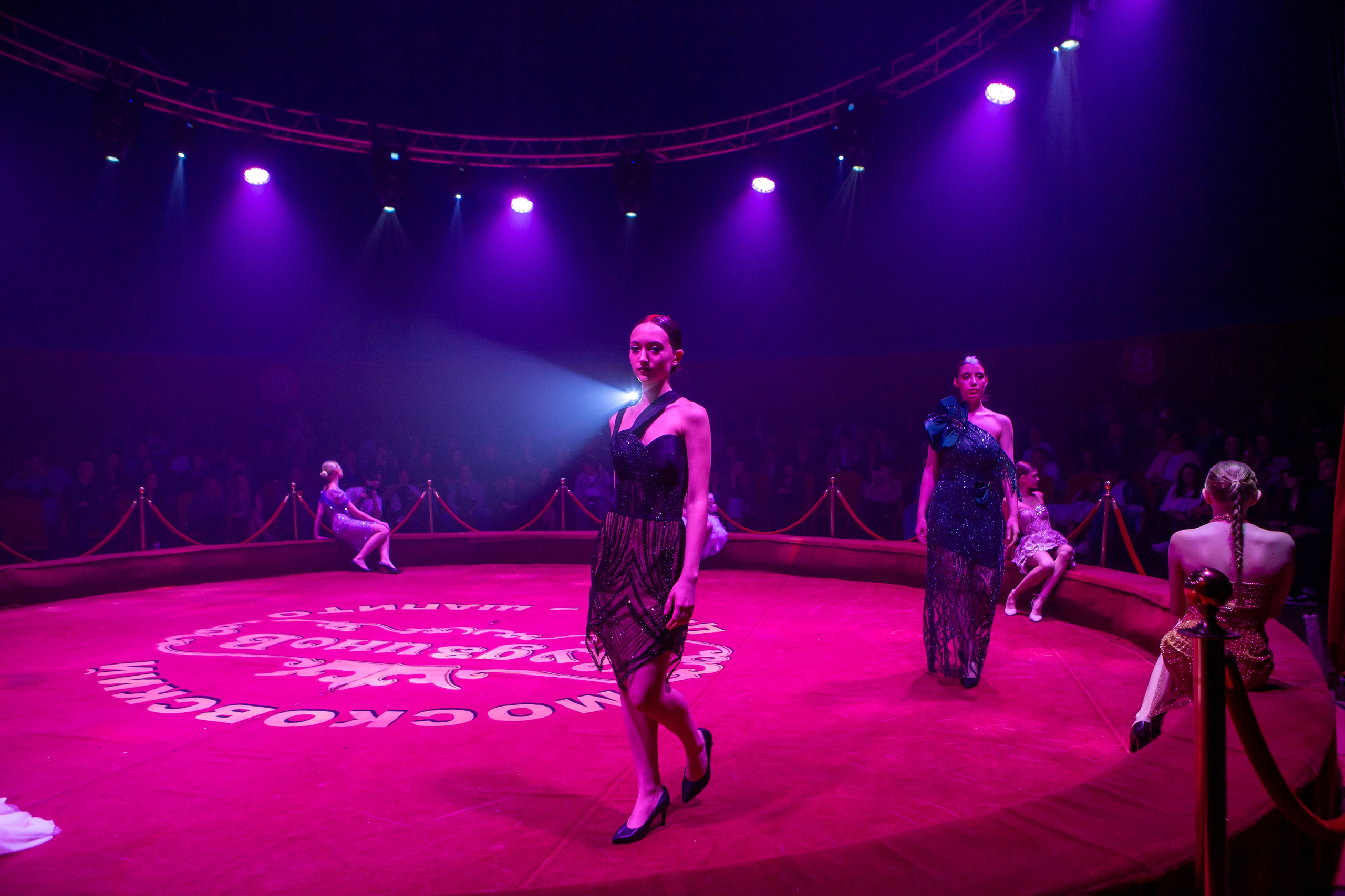 MANEGE SHOW. Репортажный, семейный, свадебный, портретный фотограф