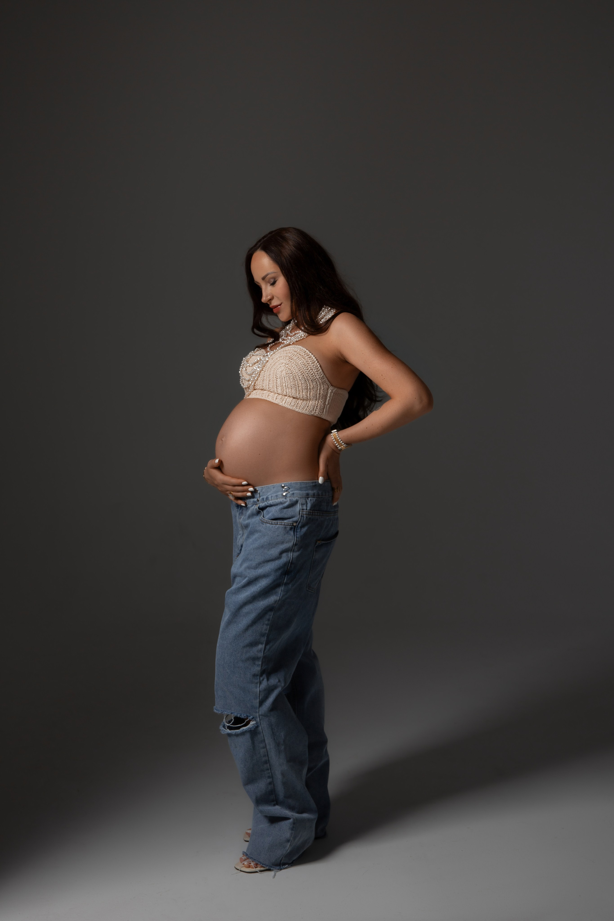 Stylish Maternity Photography Dubai | Fashionable Shots