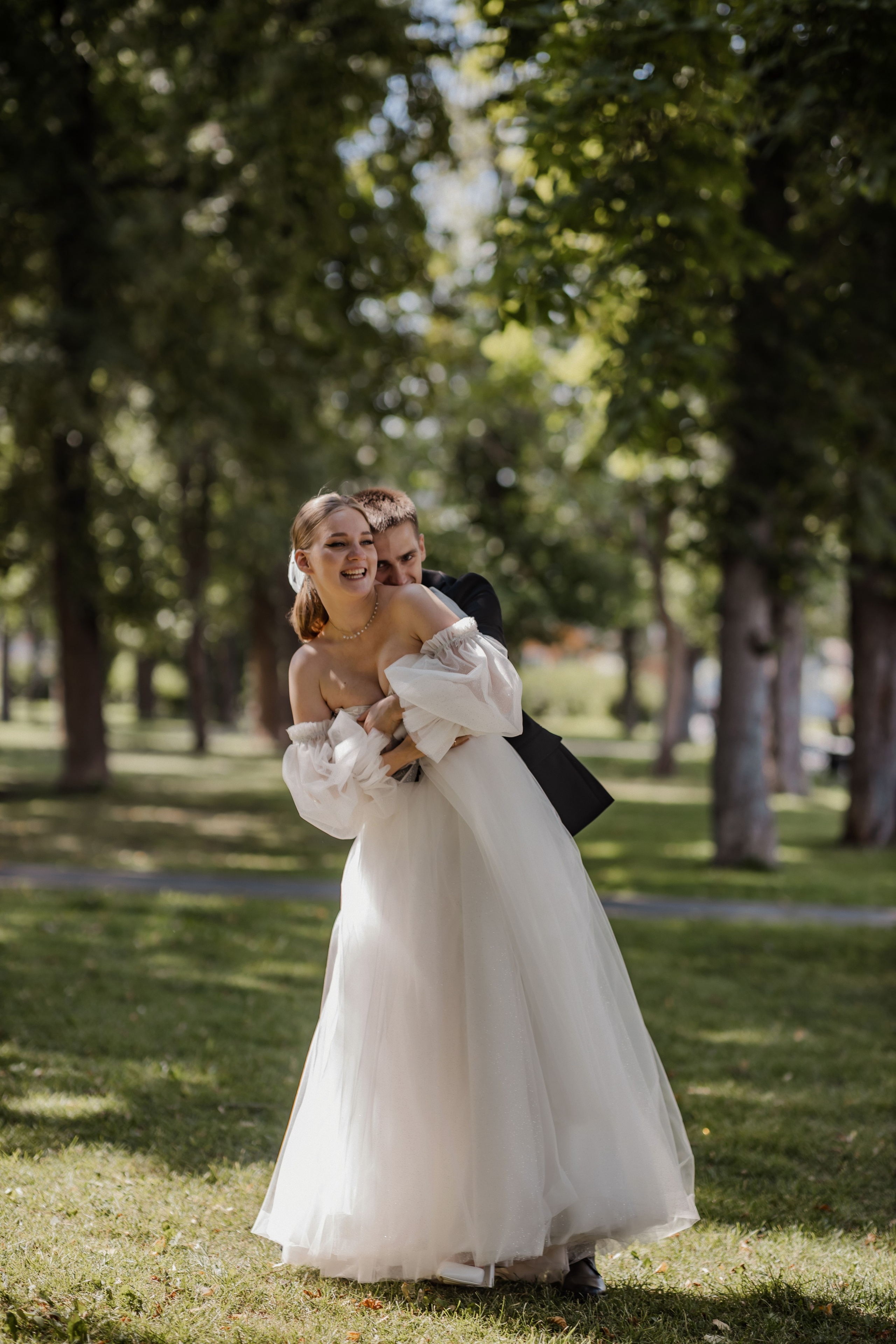 Артём Елена