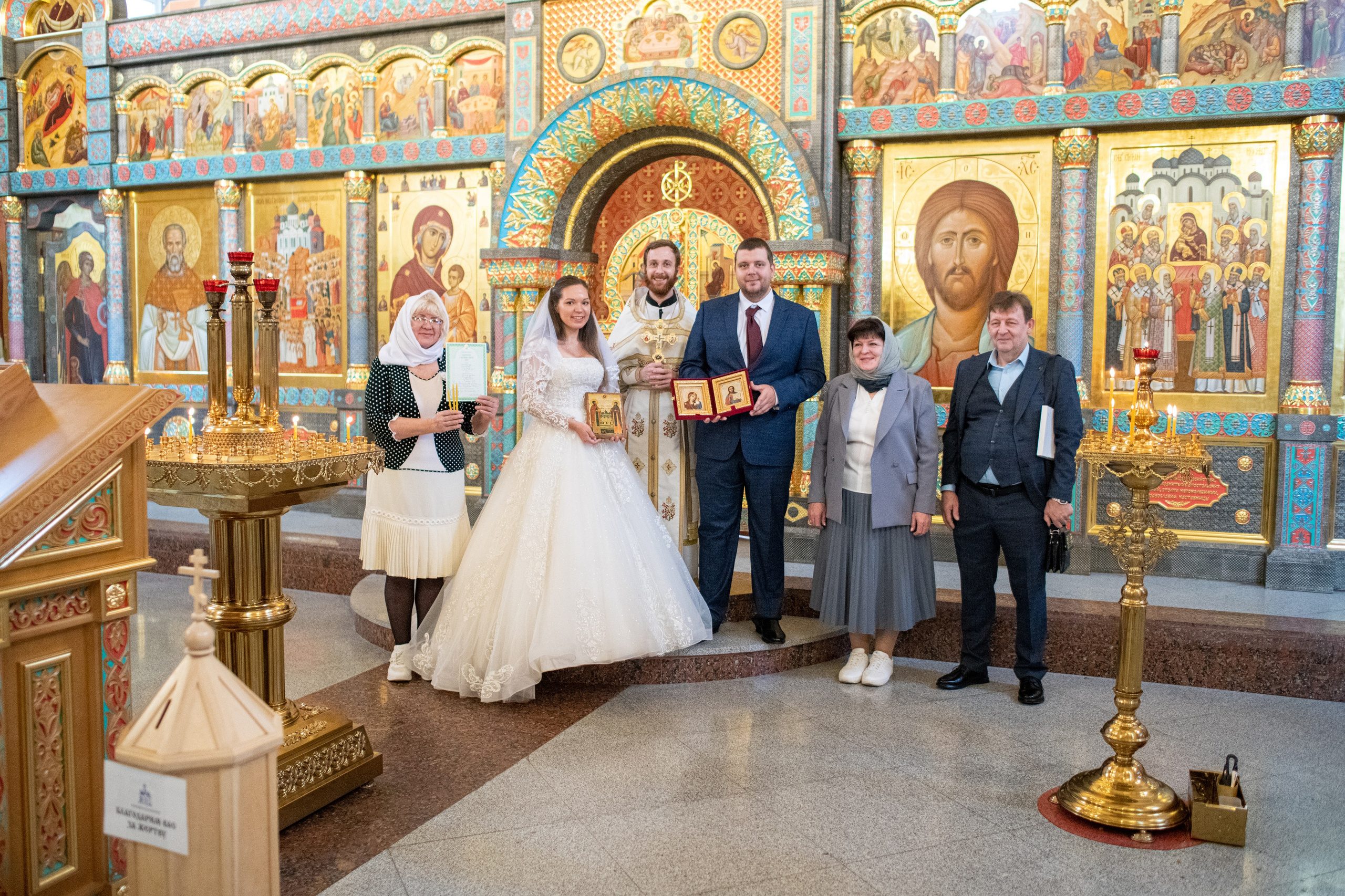 Венчание Ирины и Александра. В храме Первосвятителей Московских Посёлка Горки Ленинские. Фотограф Крещения и Венчания в Москве и МО