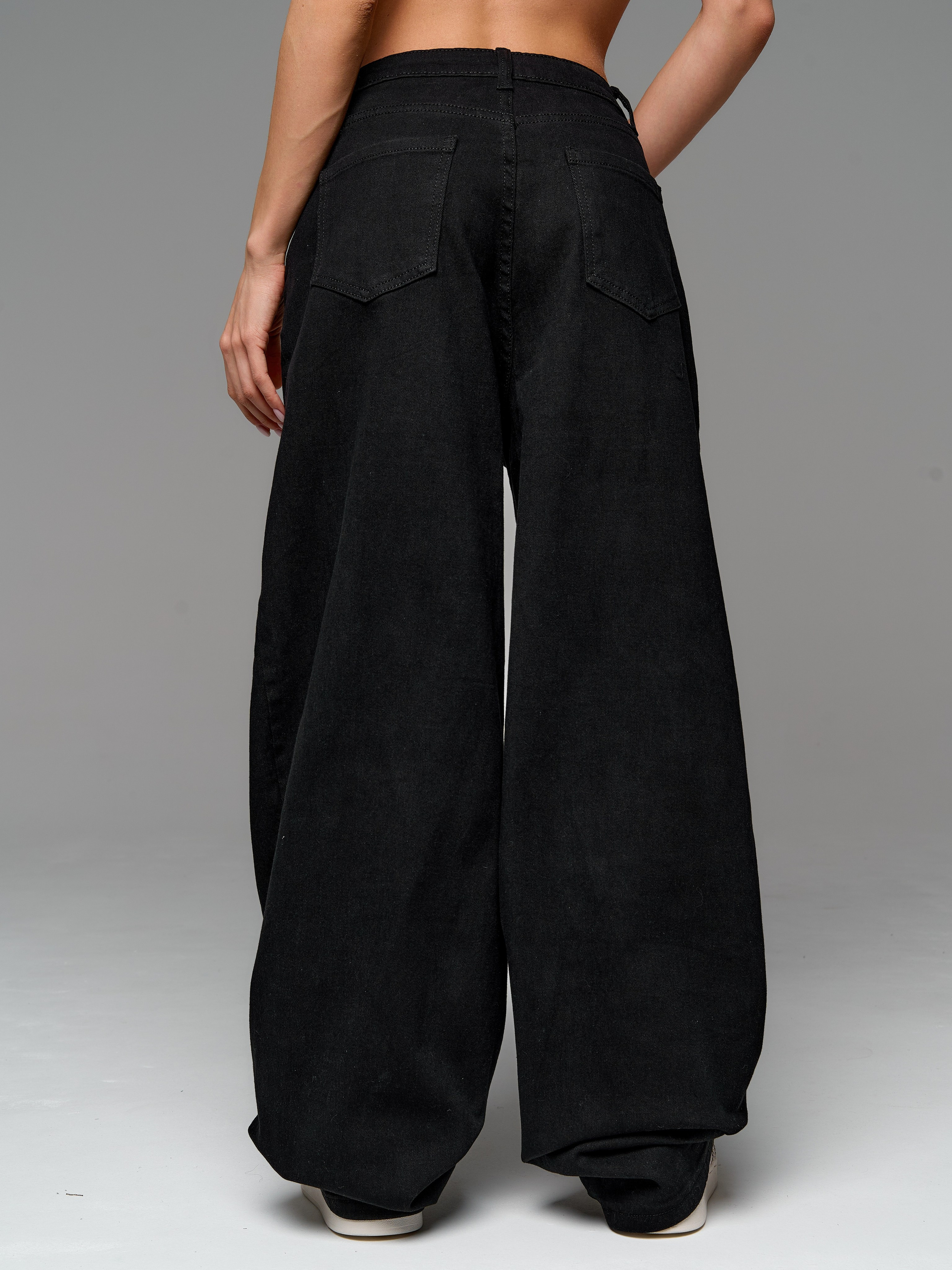 Джинсы. Фотограф для маркетплейсов в Москве