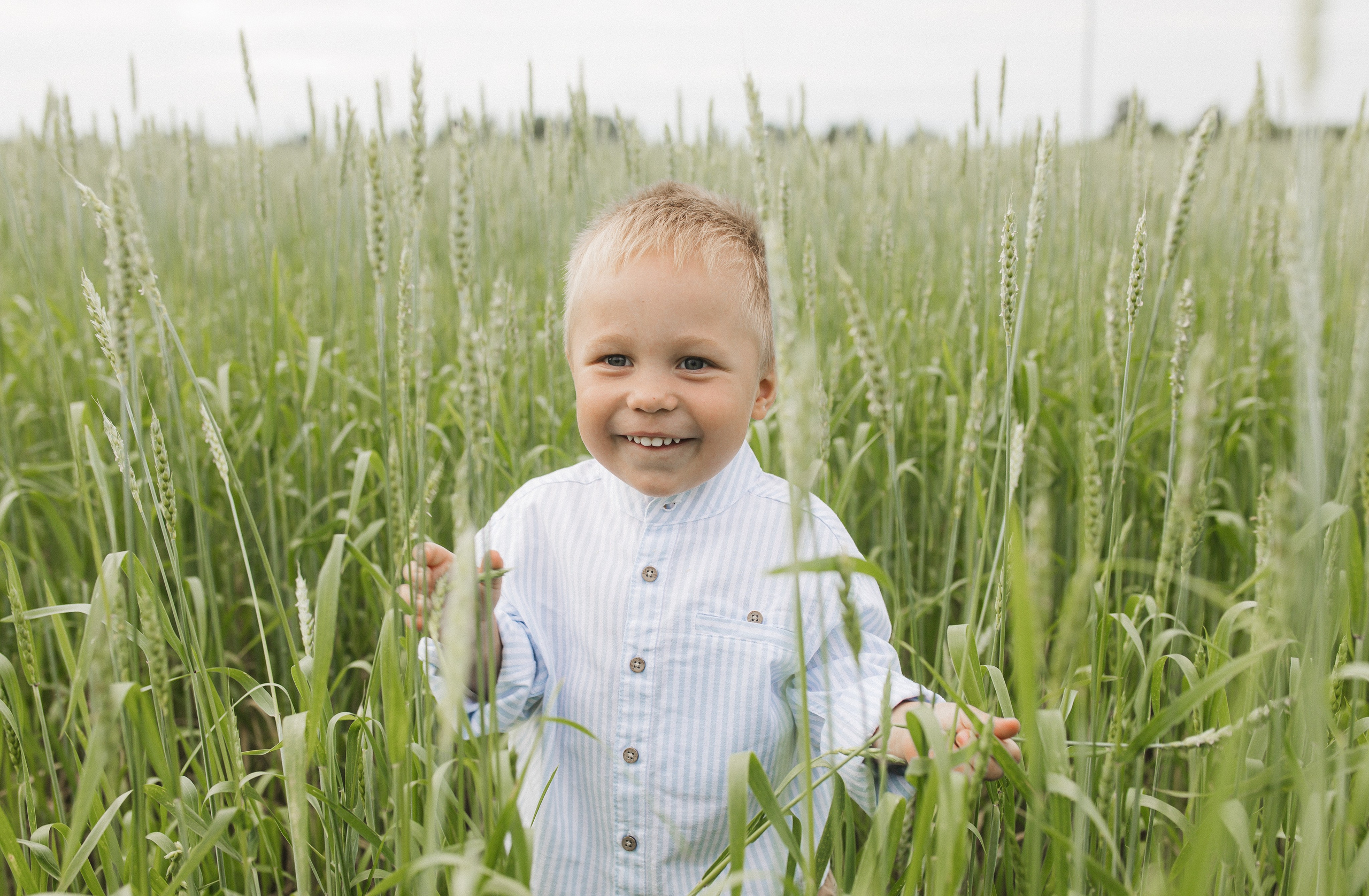 Маша и Миша и их веселая компания (пикник в поле). Семейный и свадебный фотограф в Екатеринбурге Орлова Ирина