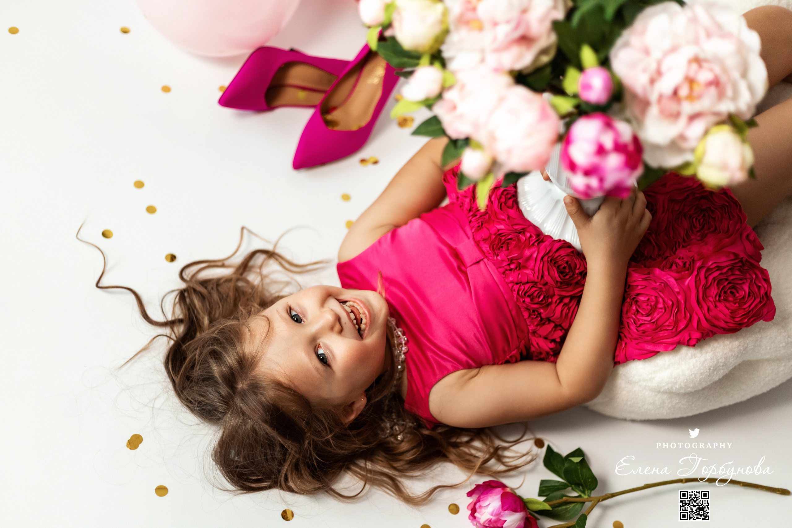 «Модница в розовом» В моей студии. Вероника и Александра. 2024. Фотограф Пермь. Свадьбы. Семья и дети, школа, д. сад. Фотокниги