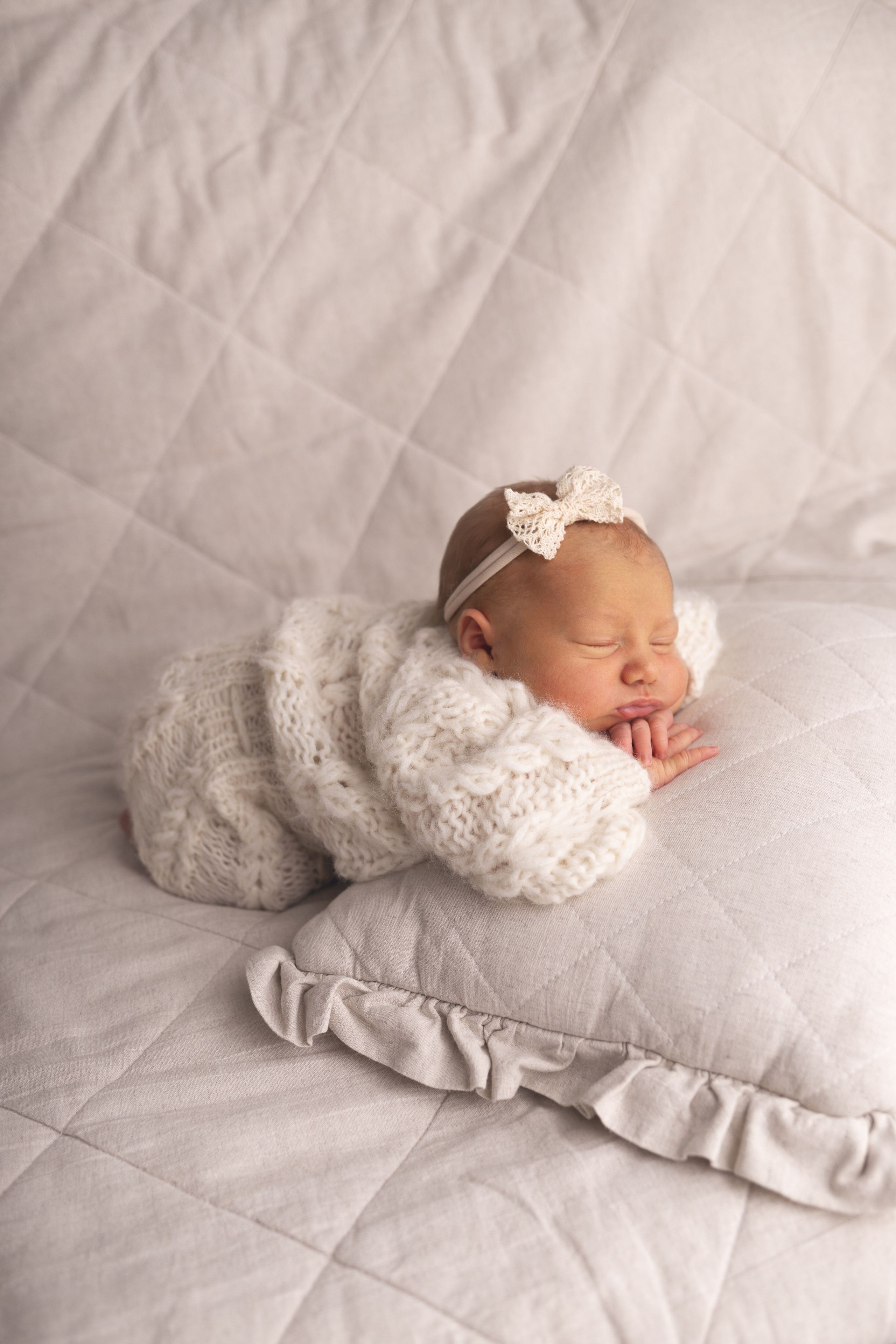 Newborn съемка в стиле Лайф. Фотограф новорожденных малышей в Омске и Омской области Эльвира Камаева