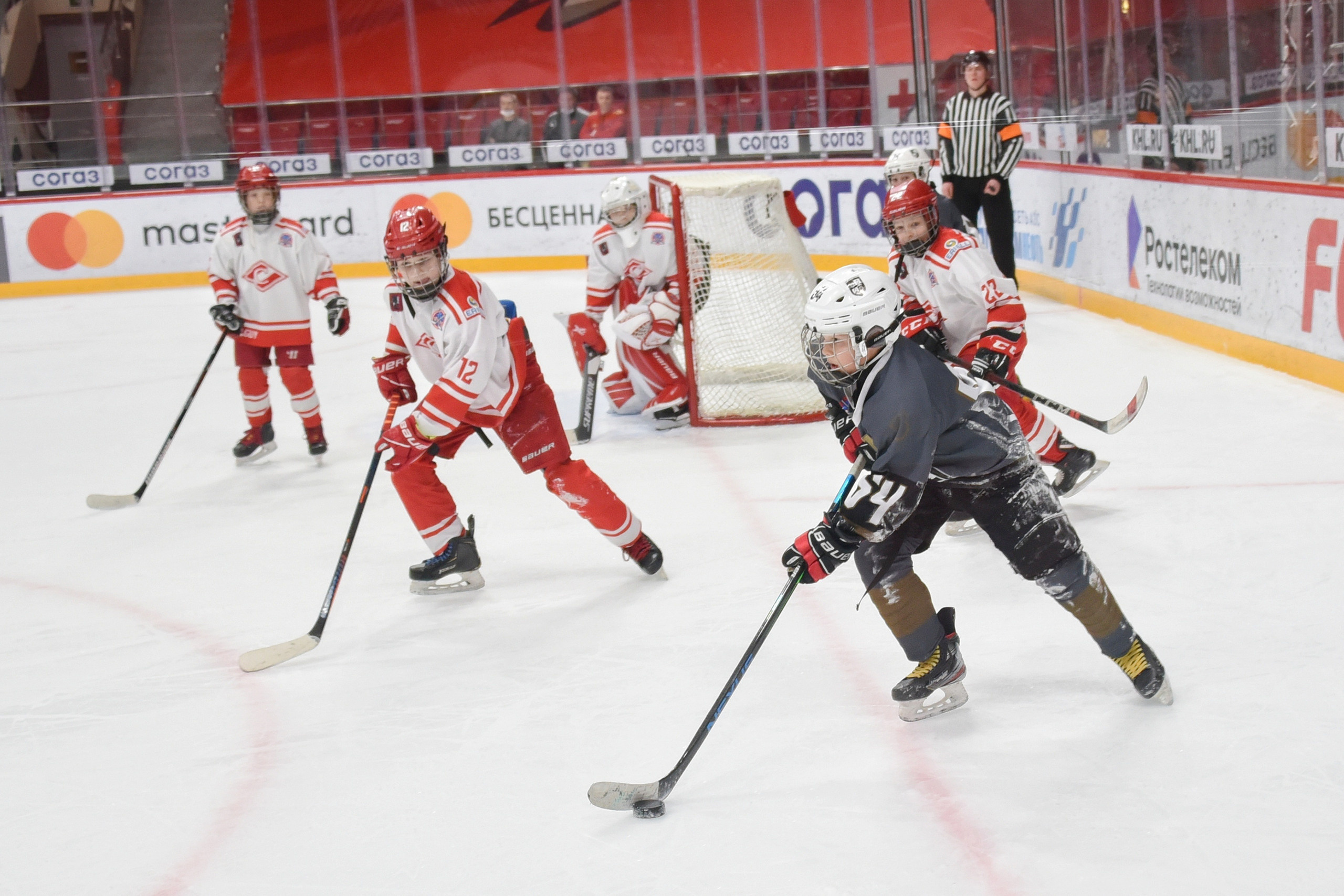 Десятый турнир по хоккею на кубок Юрия Ляпкина. Репортажный фотограф в Москве и Санкт-Петербурге Артем Лунев