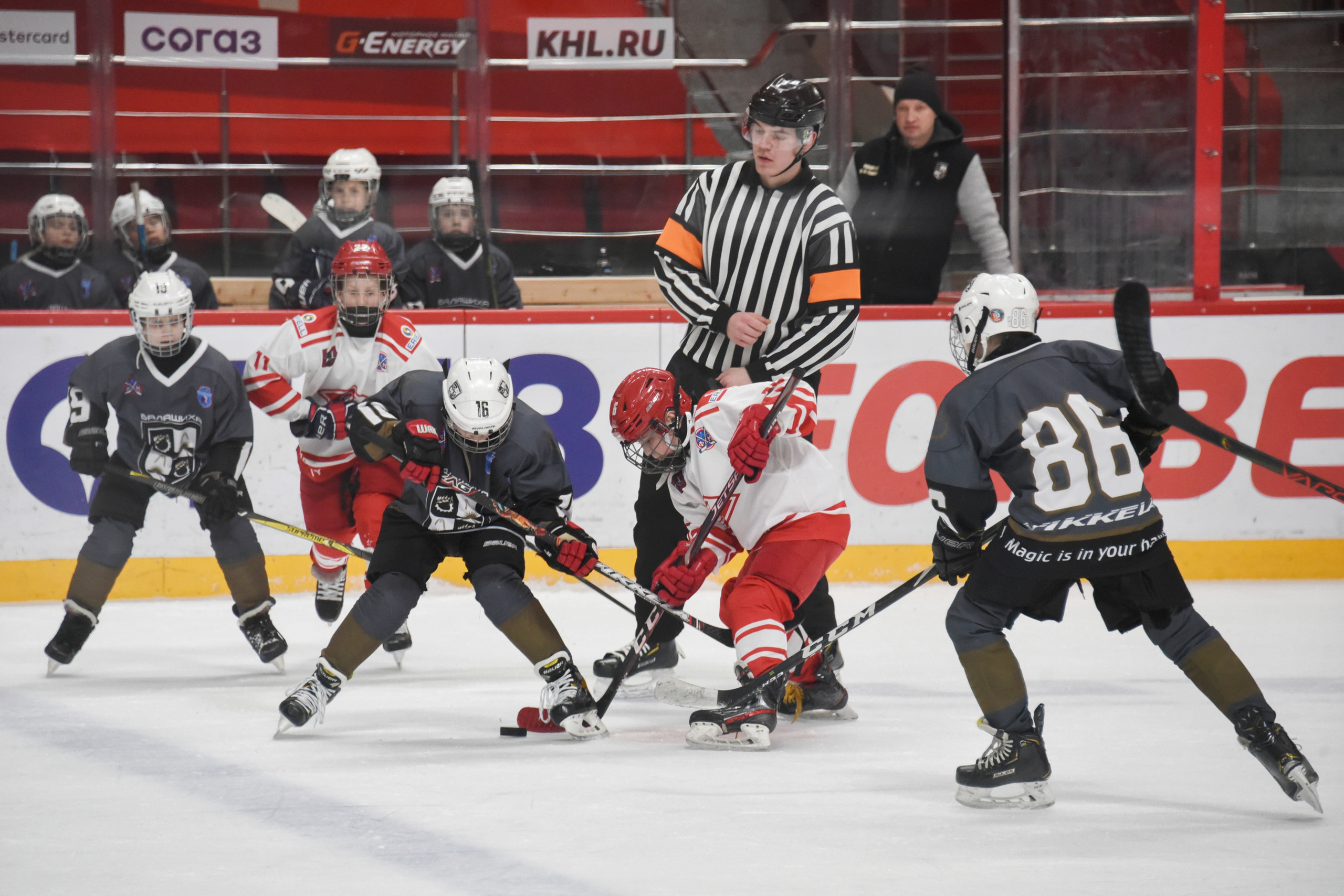 Десятый турнир по хоккею на кубок Юрия Ляпкина. Репортажный фотограф в Москве и Санкт-Петербурге Артем Лунев