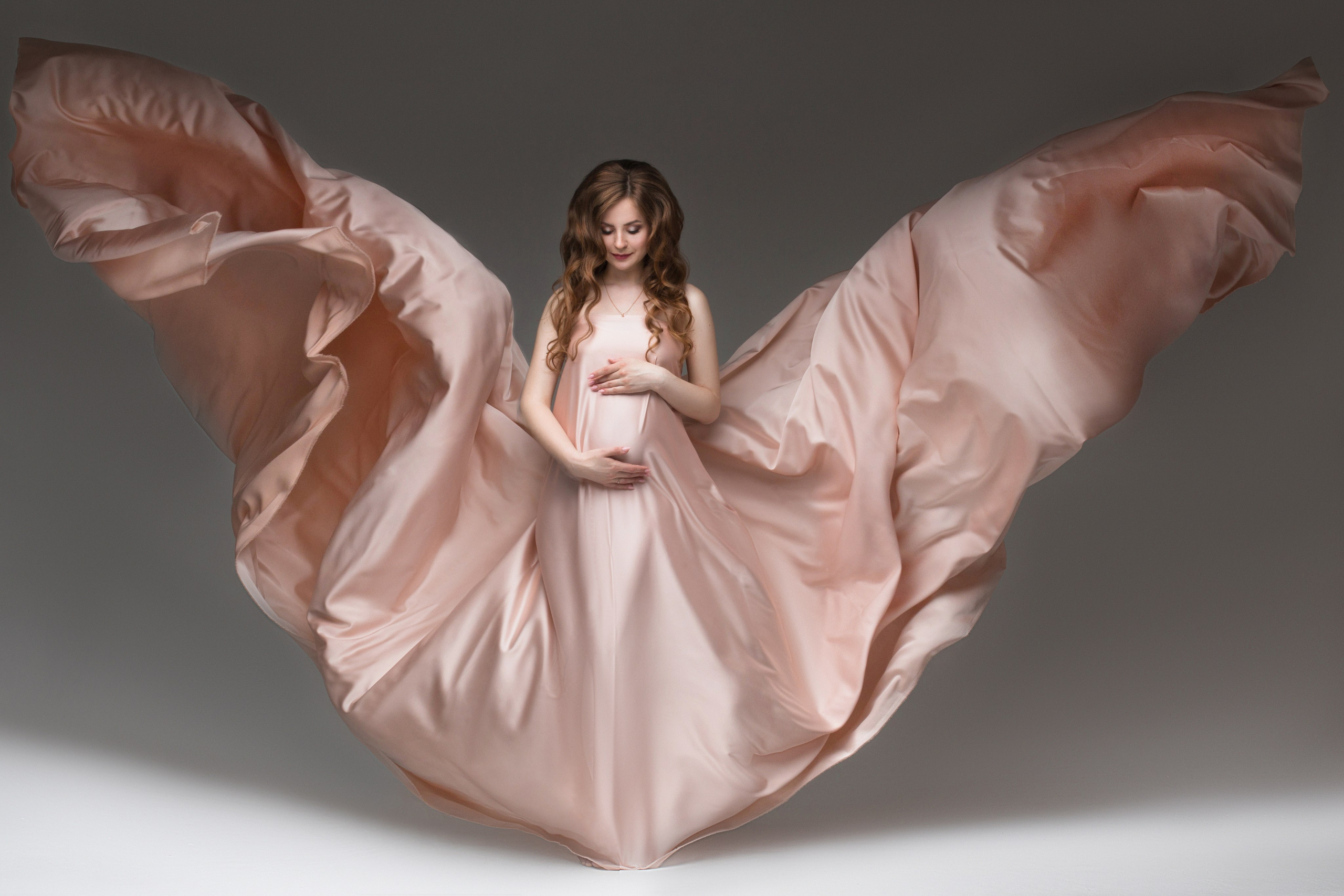 Фотосессии беременности в стиле минимализм в Кемерово. Елена Данилова фотограф беременности в Кемерово