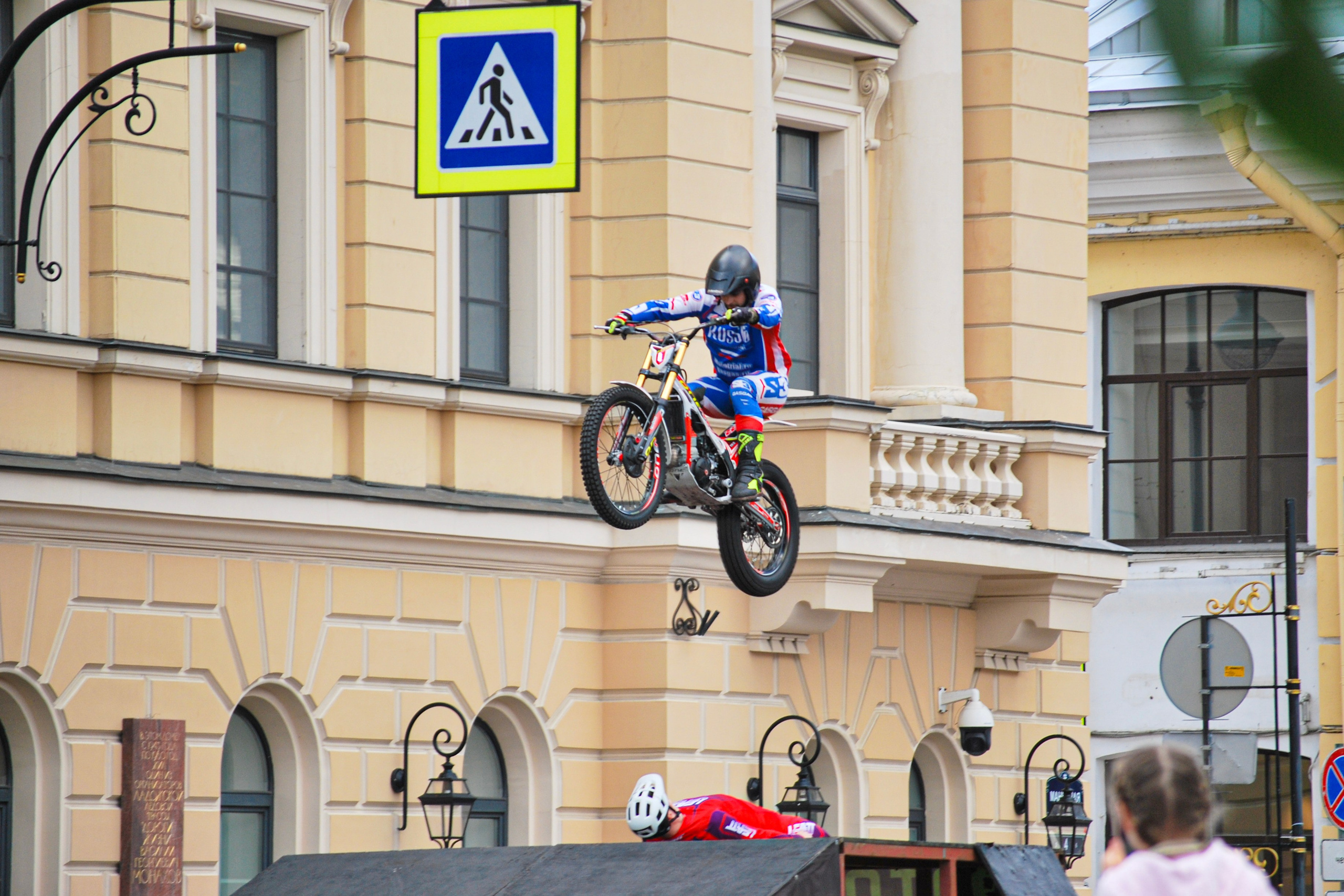 Шоу каскадеров. Костюмер, художник кино и телевидения в спб