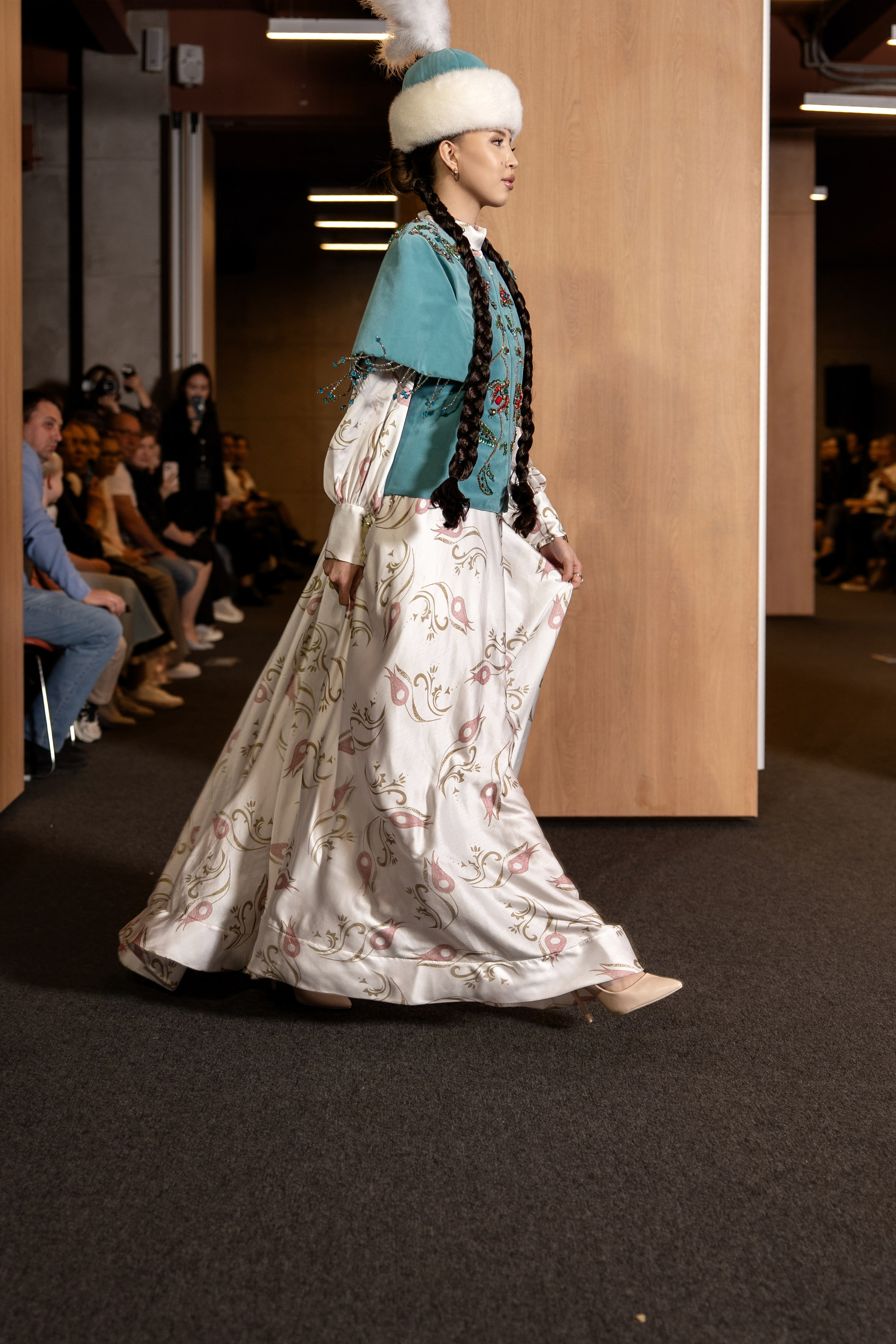 Brand Gulnur Atelier. Сайт Алматинского НЮ АРТ, будуар и фэшн фотографа Дениса Карпенко