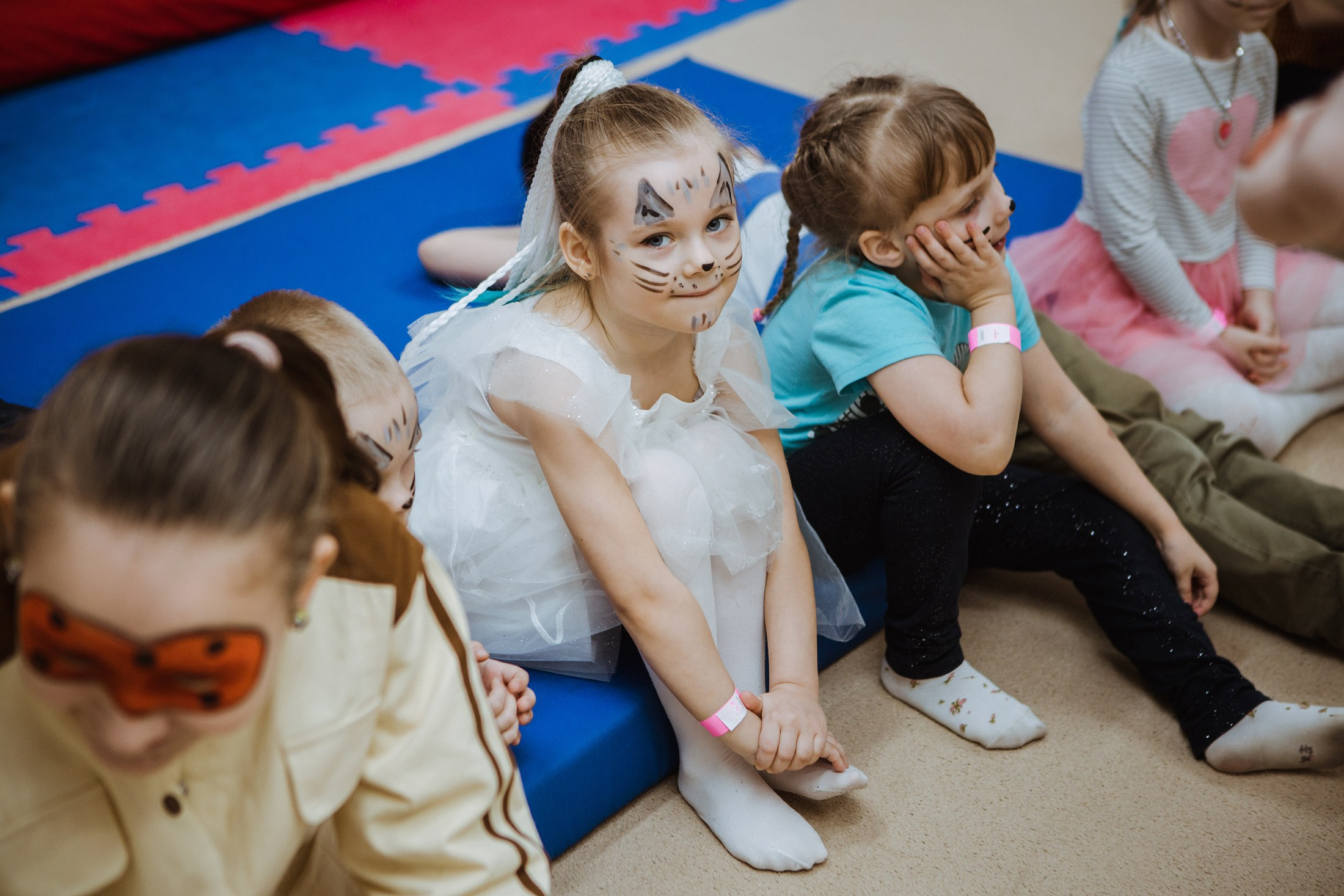 Ника, 5 лет. Батутлет, Волжский. Фотографы в городе Волгограде — Людмила Агеева и Алексей Околелов