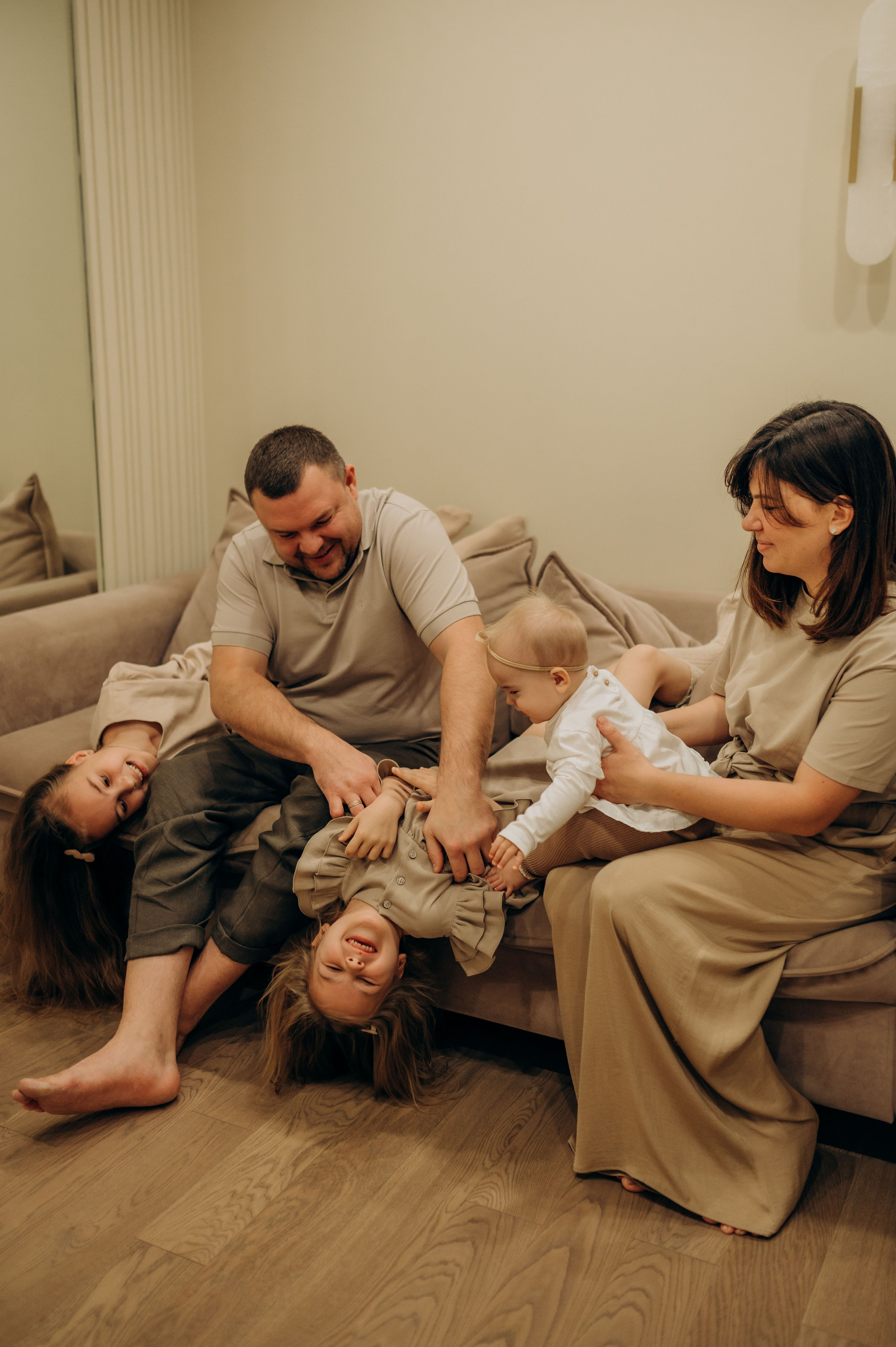 Годик младшей сестрёнке. Семейный фотограф в Домодедово и Москве Елена Пичугина
