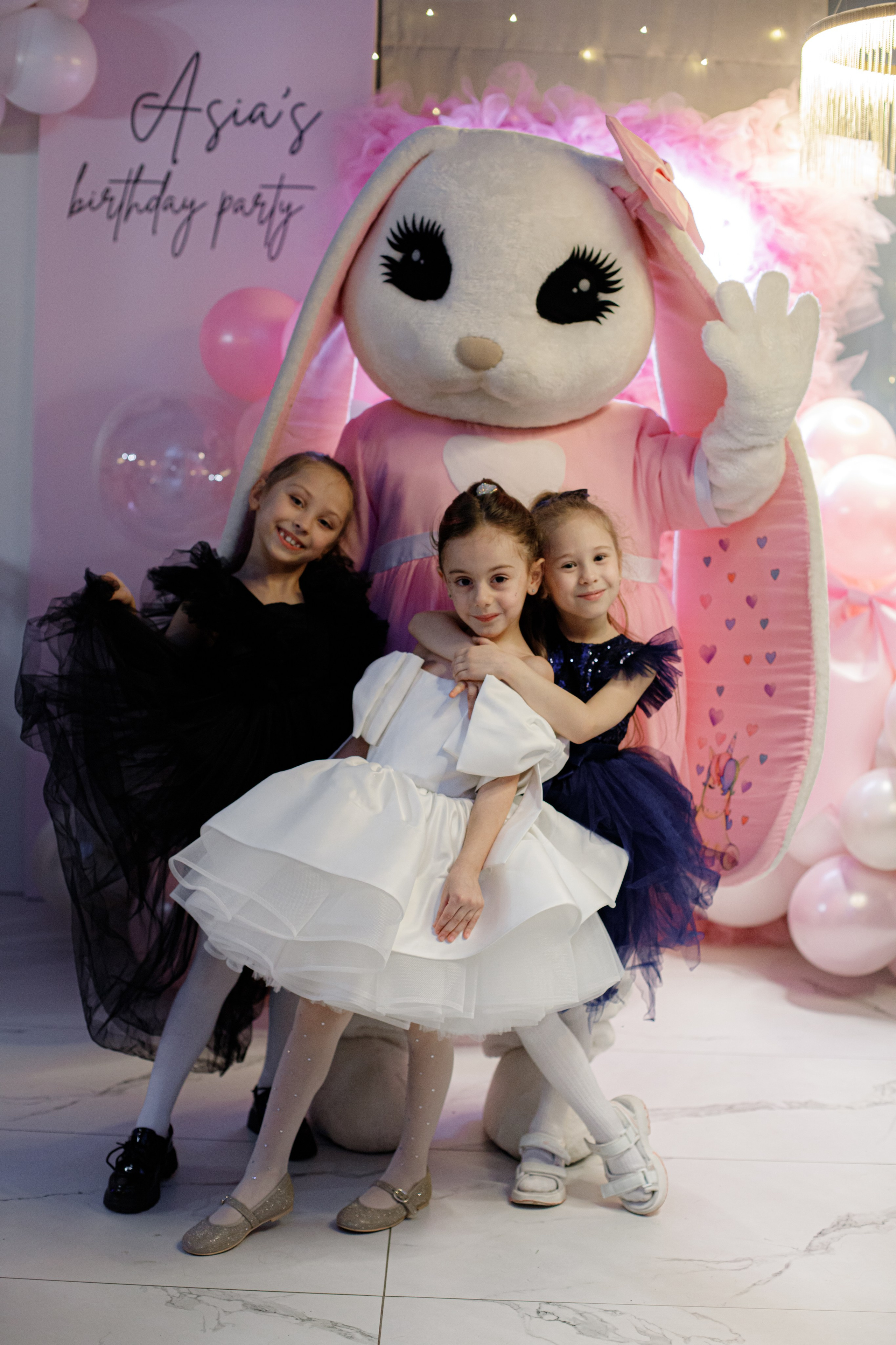 ASIA'S BIRTHDAY PARTY. Photokarish