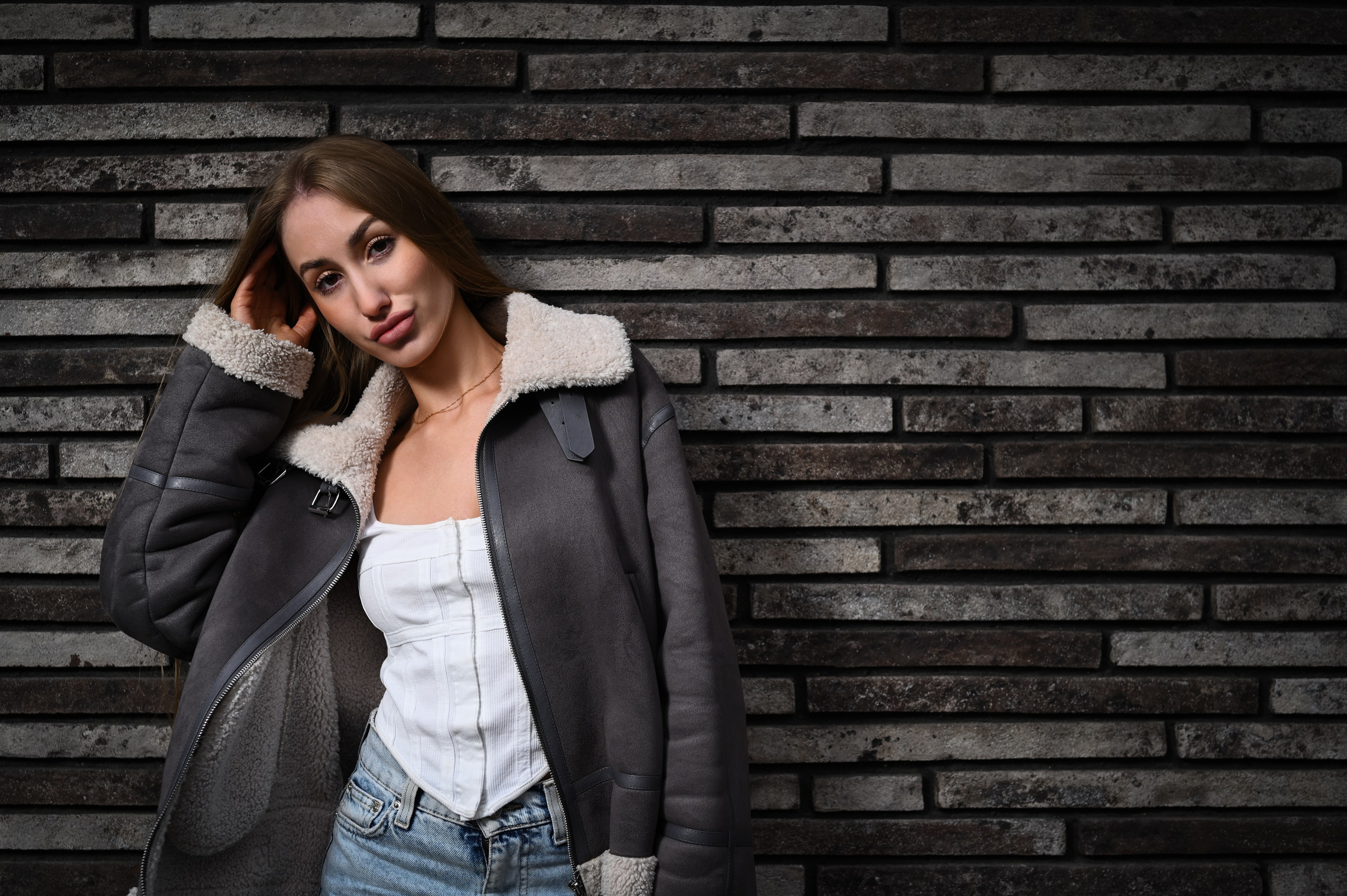 Стильная фотосессия в антураже современной архитектуры Казани