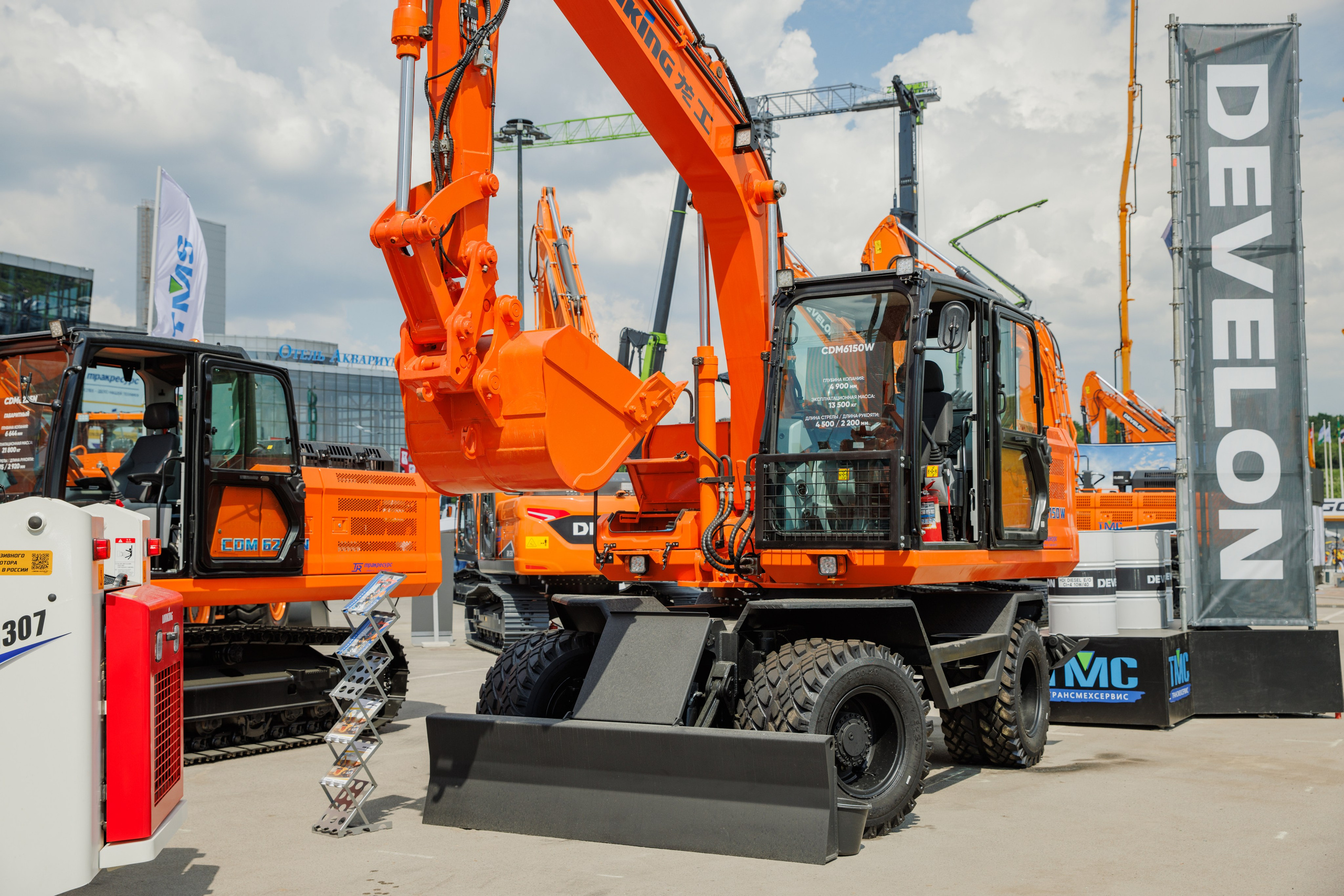 Выставка Спец. Техники. Фотограф Москва Шептаев Артём