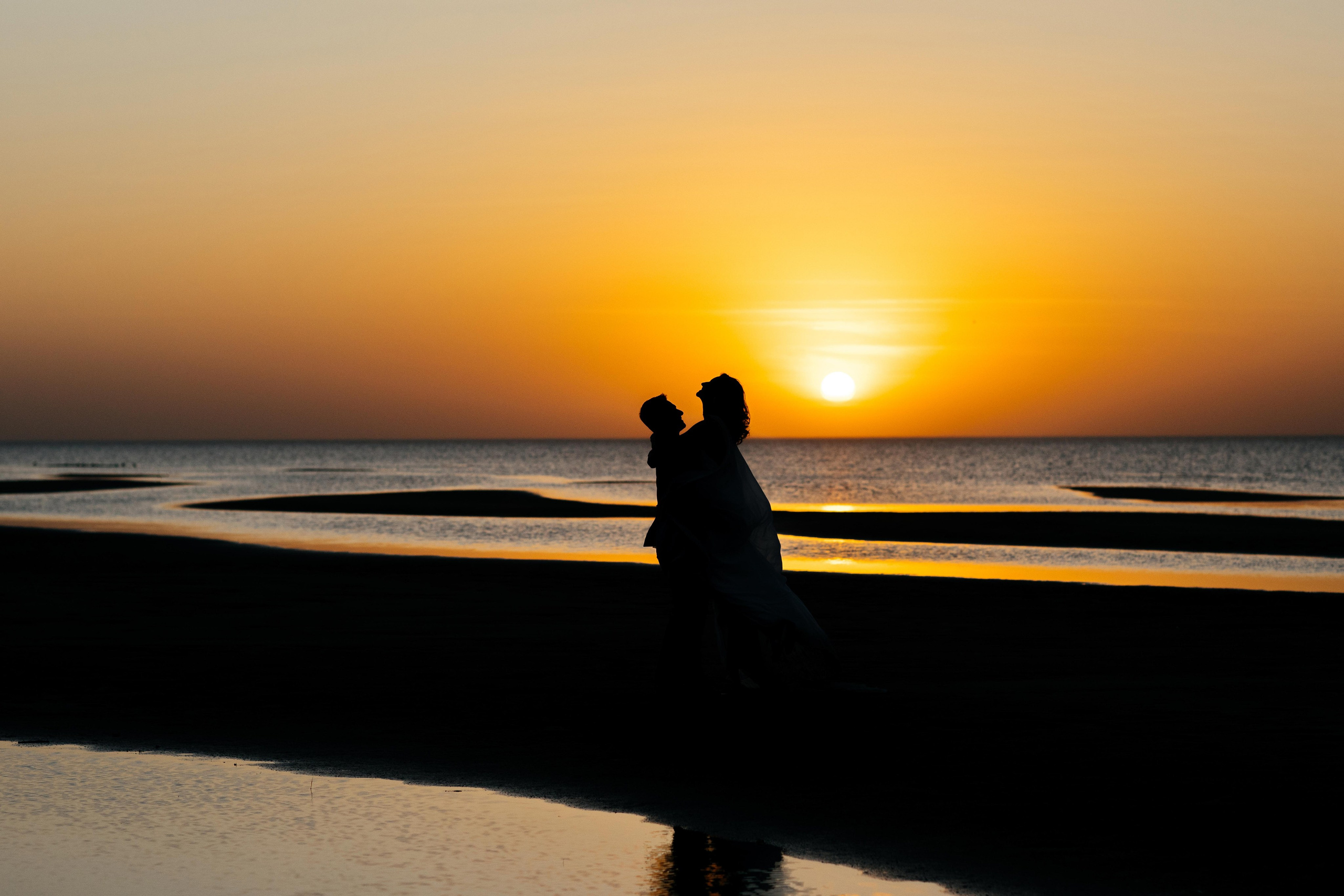 На берегу моря. Свадебный фотограф в Москве Топтыгин Иван