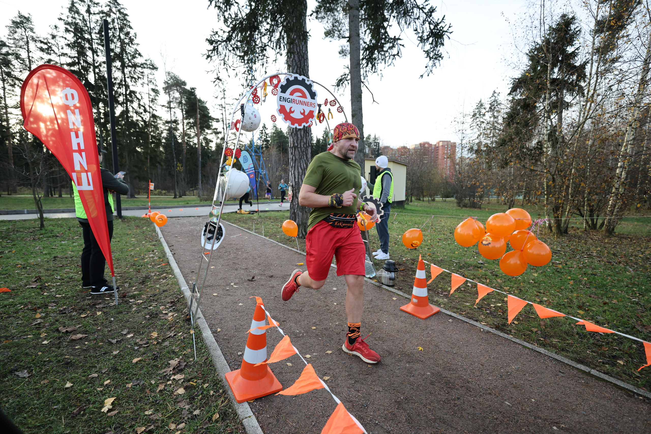 5 вёрст в Пестовском парке (Балашиха), 08.11.25. Фотограф Сергей Ловкий