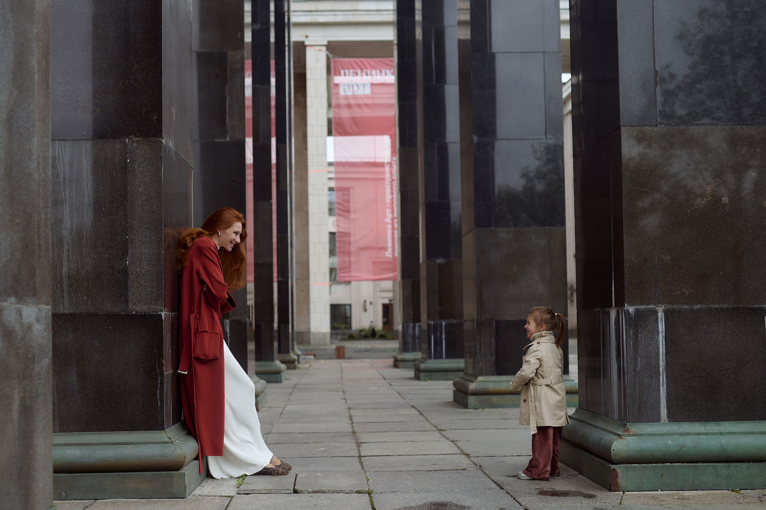 Рита и Кира. Прогулка по центру. Семейный и свадебный lifestyle-фотограф в Москве Мария Петрова