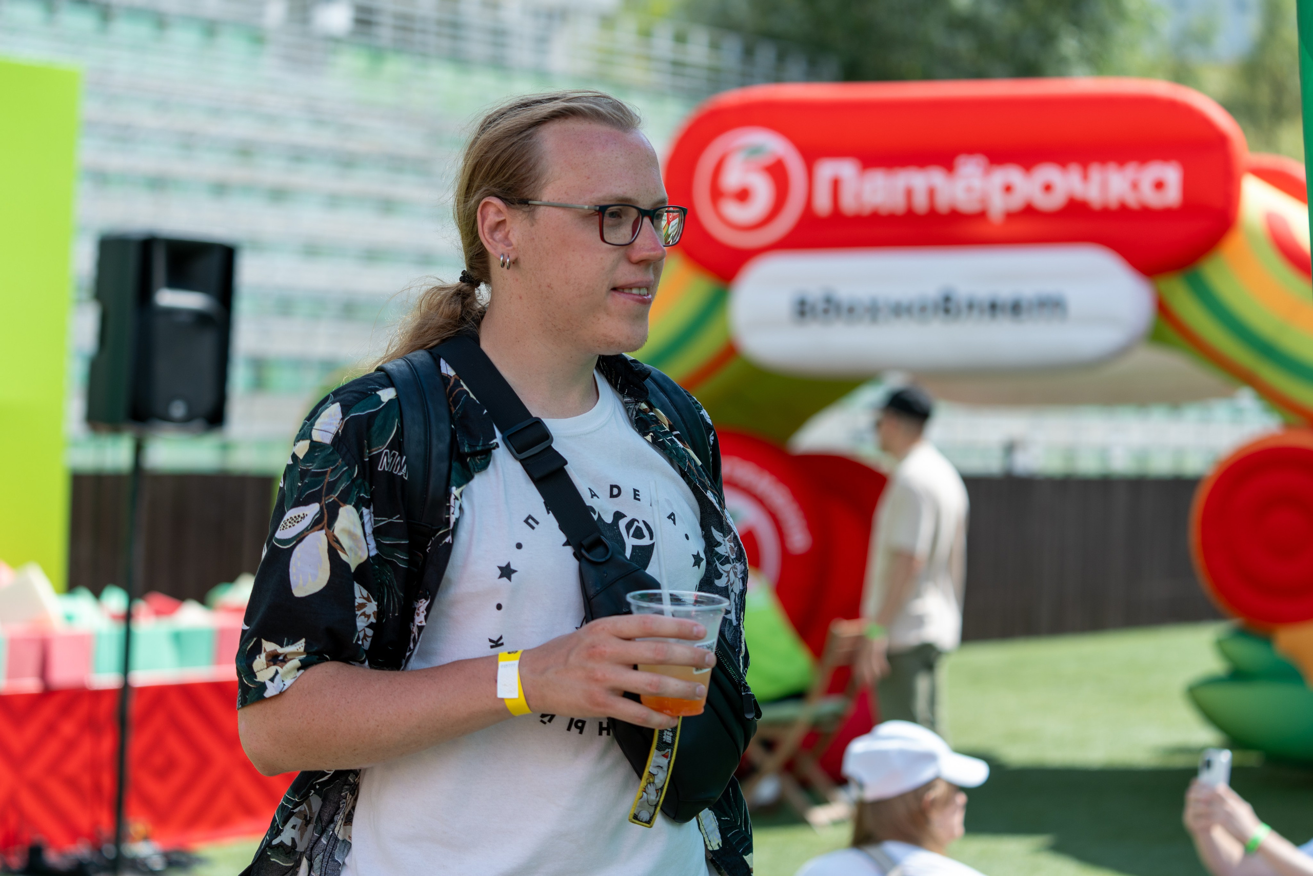 Фотоотчет партнеской интеграции для сети «Пятерочка» на фестивале «Grounded». Репортажный фотограф в Красной Поляне и Сочи Павлюченко Екатерина