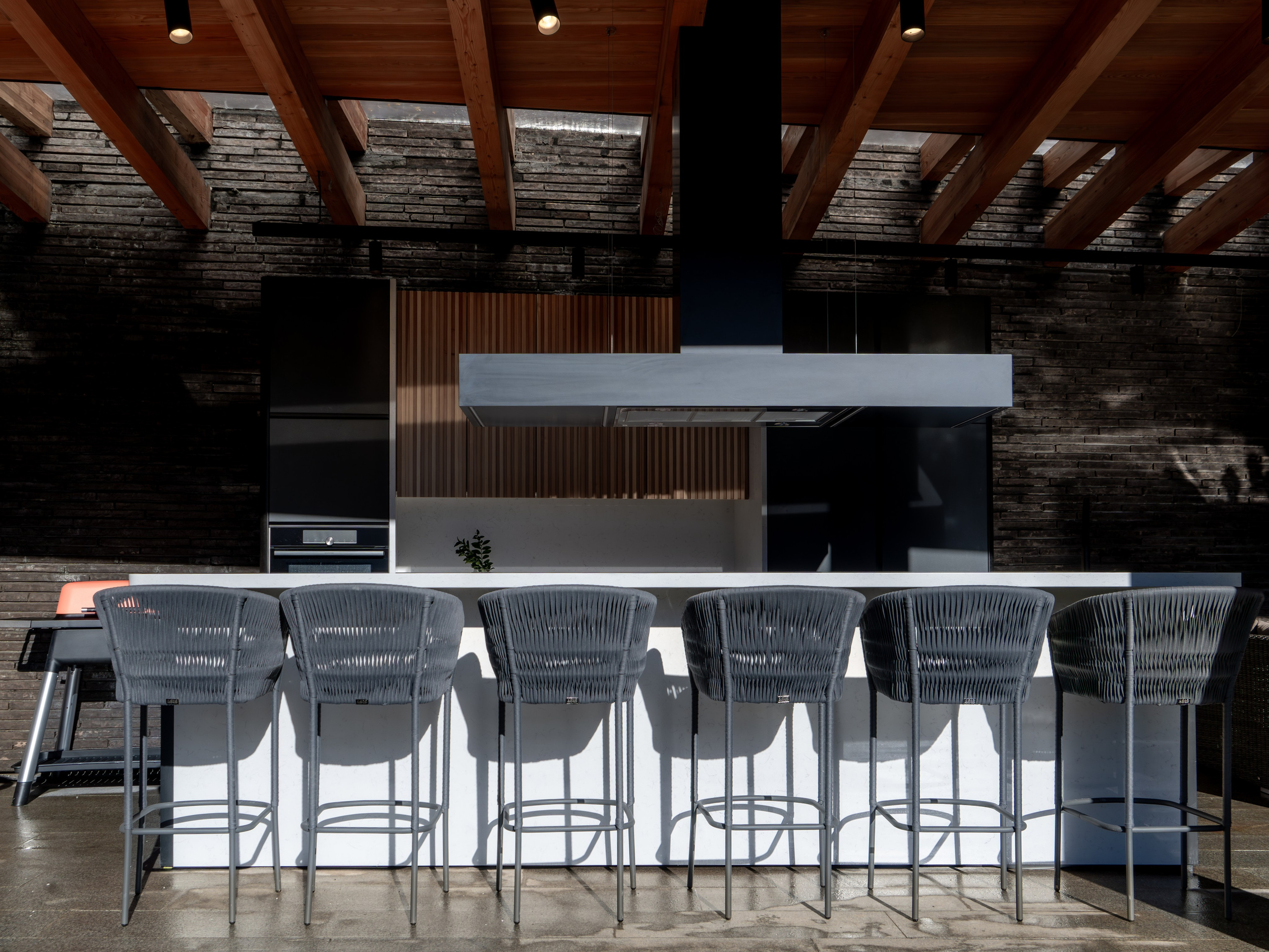 Загородный комплекс в стиле шале — экстерьер. Репортажный фотограф в Красной Поляне и Сочи Павлюченко Екатерина