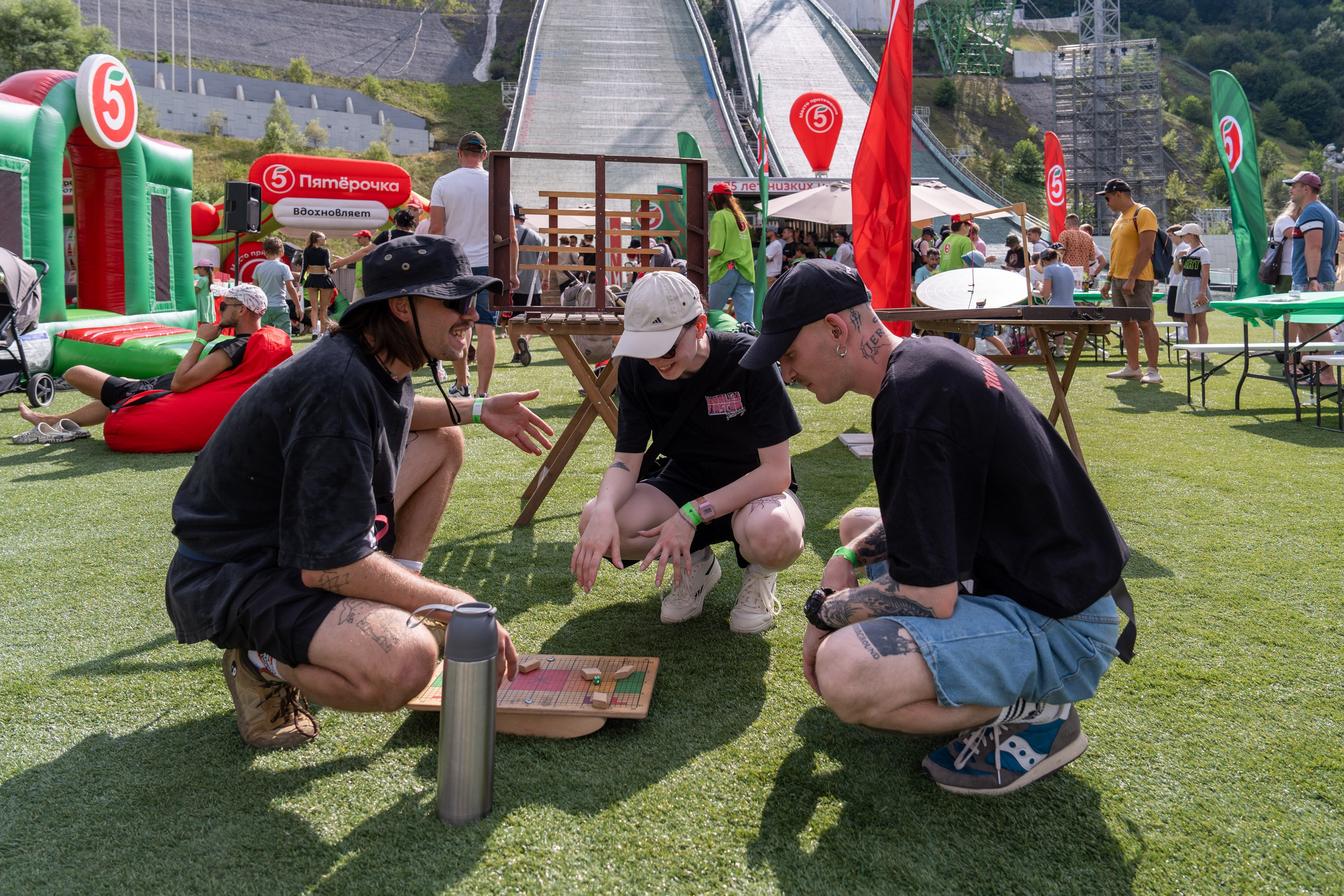 Фотоотчет партнеской интеграции для сети «Пятерочка» на фестивале «Grounded». Репортажный фотограф в Красной Поляне и Сочи Павлюченко Екатерина