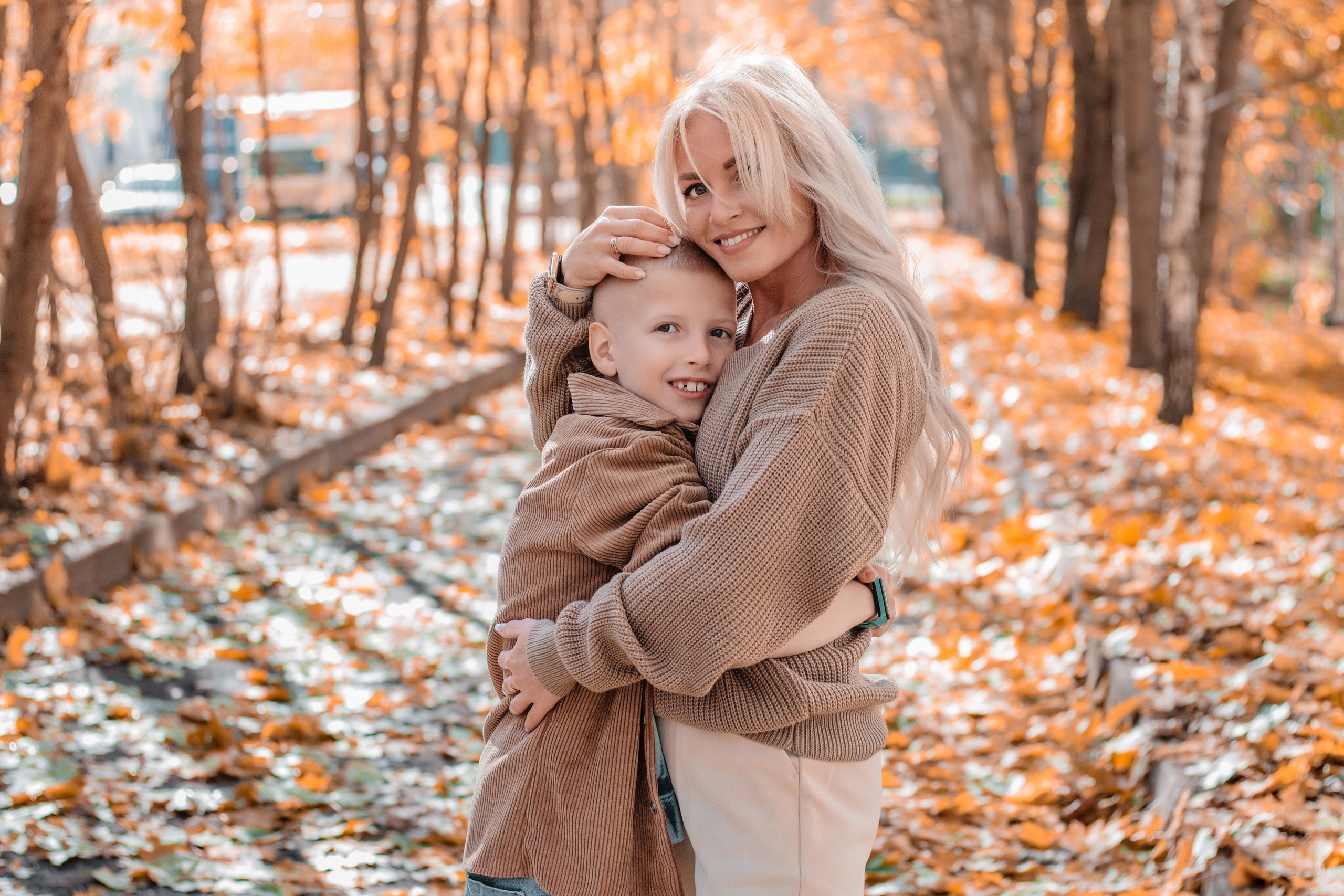 фотосессия мамы и сына осенью
