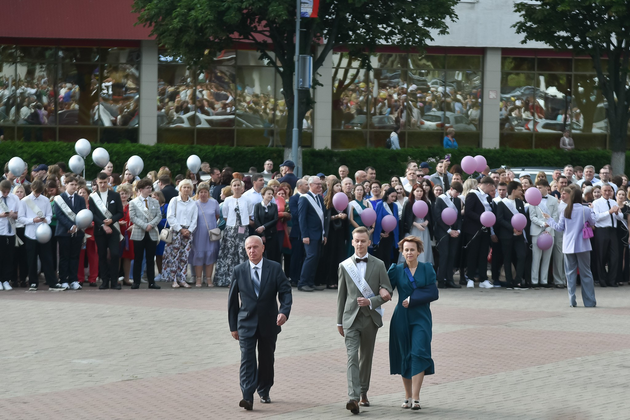 Выпускной 11 кл (до банкета). Фотограф Олег Юршевич Солигорск Минск