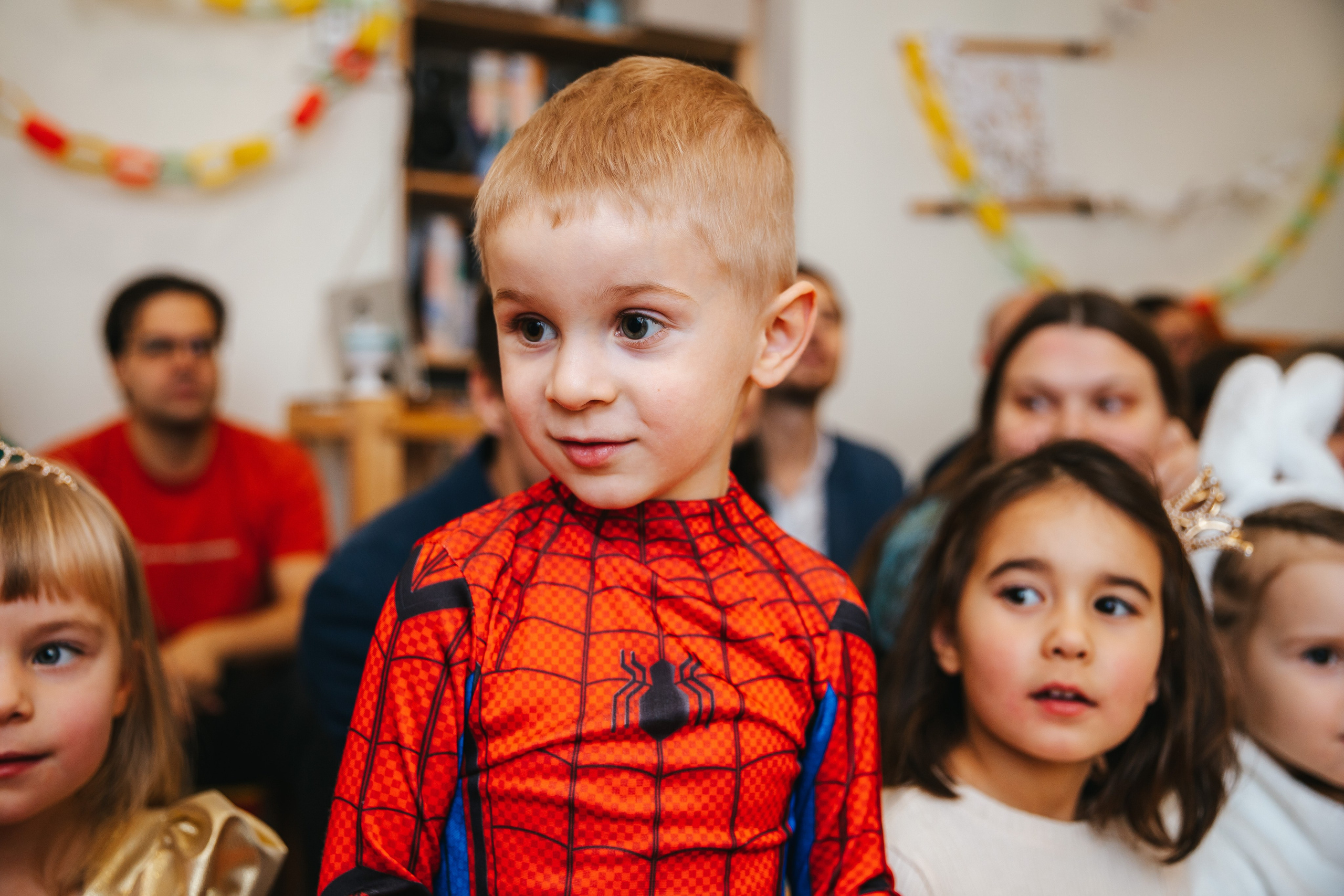 Новогодний утренник в Монтессори-садике. Семейный lifestyle фотограф в Санкт-Петербурге Людмила Пахомова